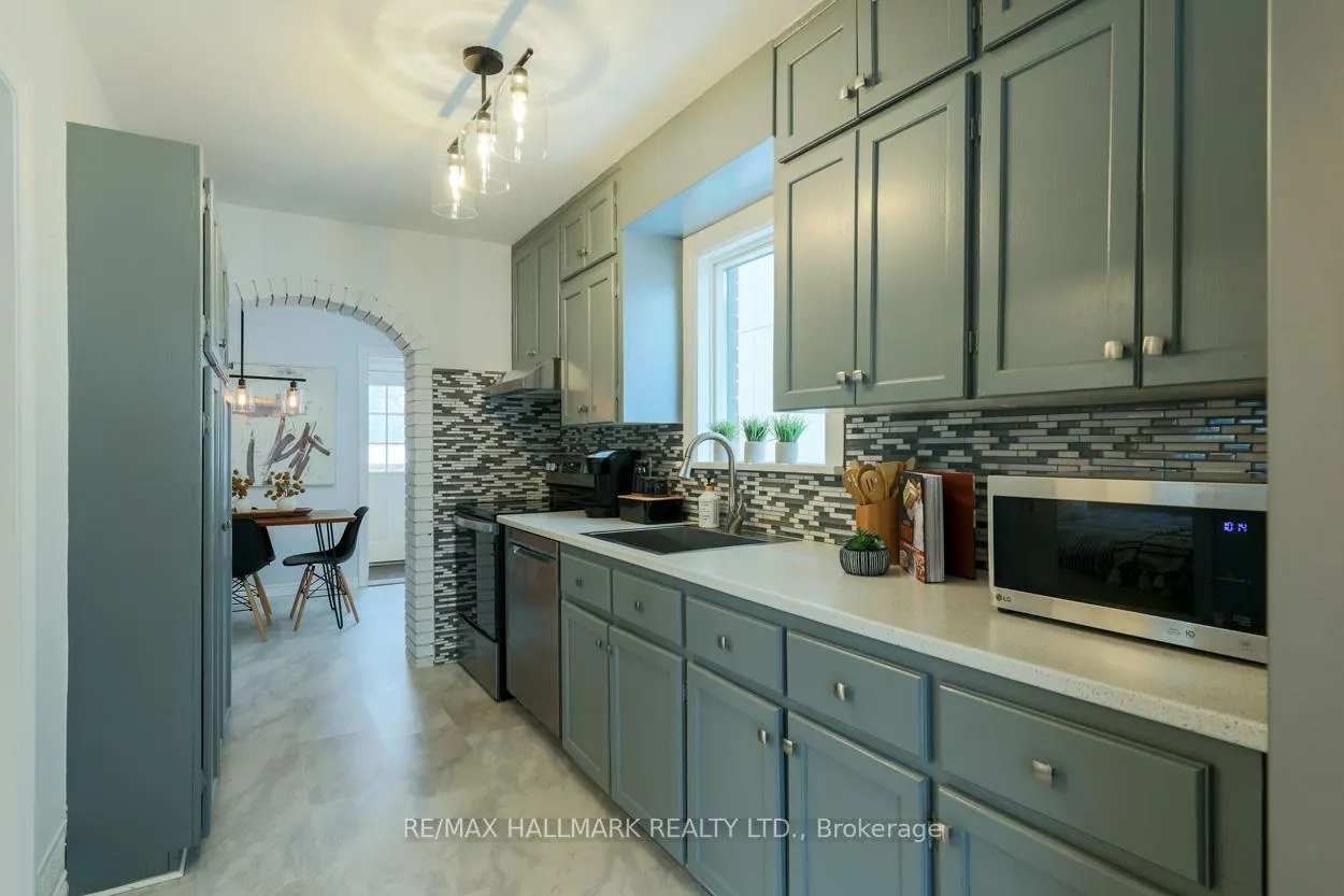 Photo 6 of 28 Lynn Road, Scarborough, Birchcliffe-Cliffside — HOMEH