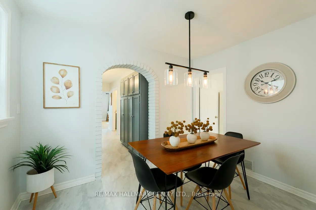 Photo 8 of 28 Lynn Road, Scarborough, Birchcliffe-Cliffside — HOMEH