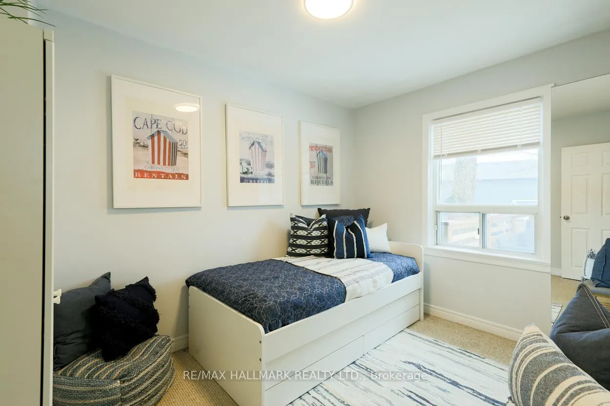 Photo 12 of 28 Lynn Road, Scarborough, Birchcliffe-Cliffside — HOMEH