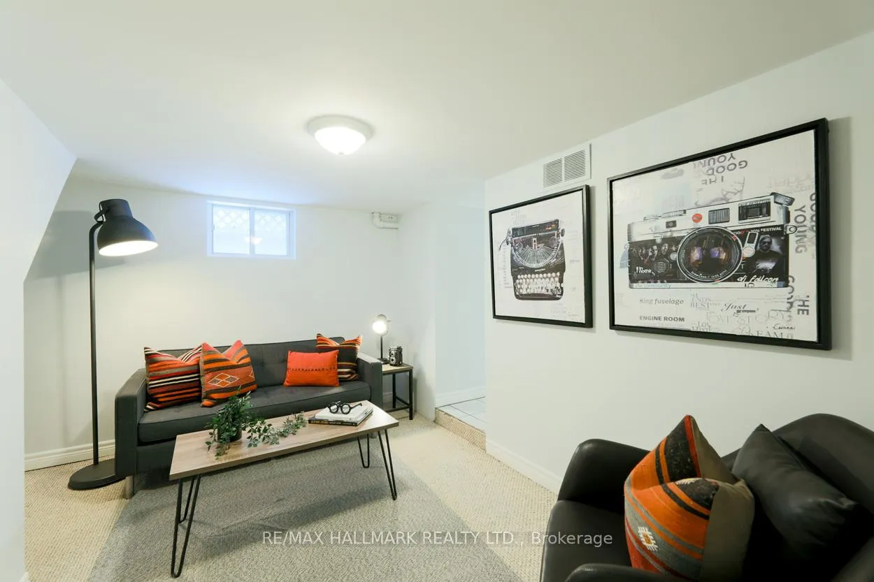 Photo 14 of 28 Lynn Road, Scarborough, Birchcliffe-Cliffside — HOMEH