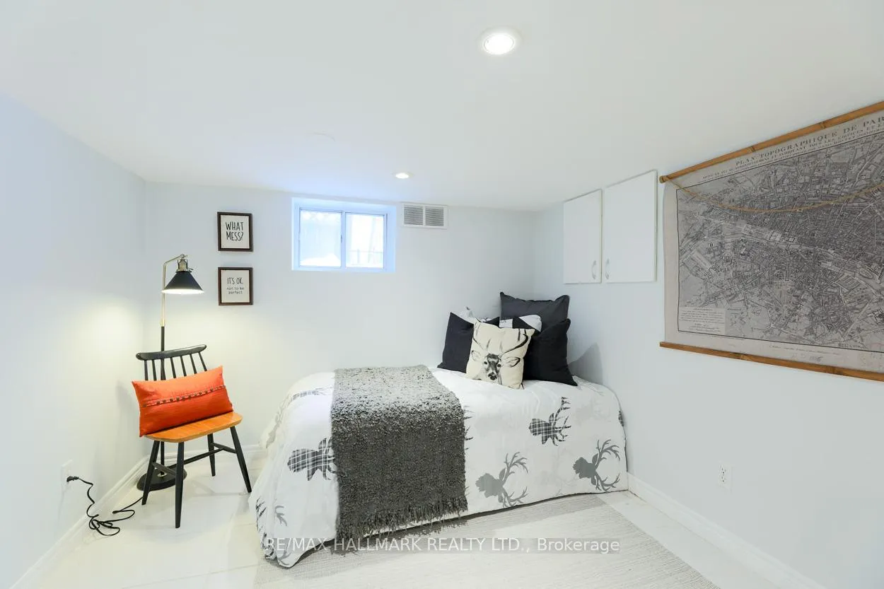 Photo 20 of 28 Lynn Road, Scarborough, Birchcliffe-Cliffside — HOMEH