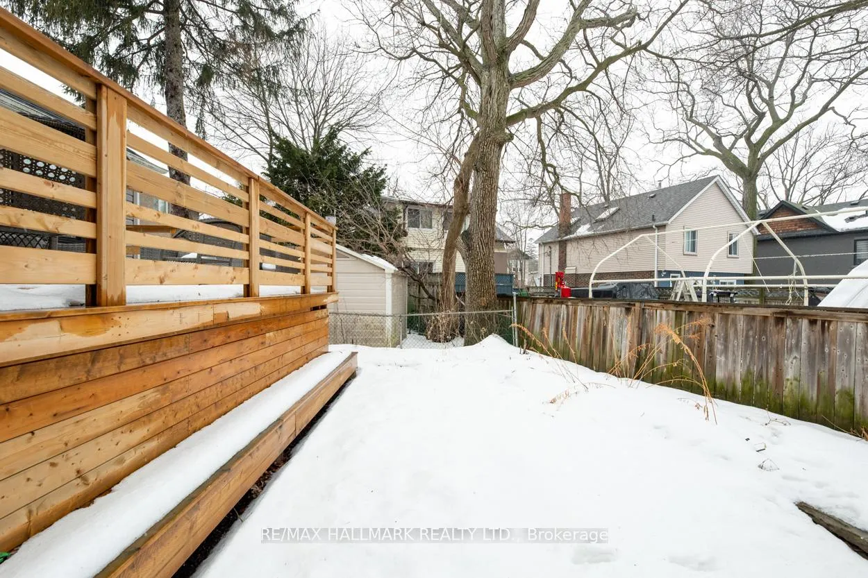 Photo 23 of 28 Lynn Road, Scarborough, Birchcliffe-Cliffside — HOMEH