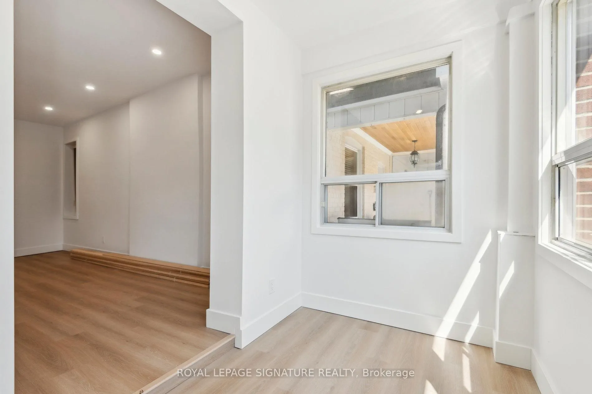 Photo 4 of 176 Gillard Avenue, Toronto, Greenwood-Coxwell — HOMEH