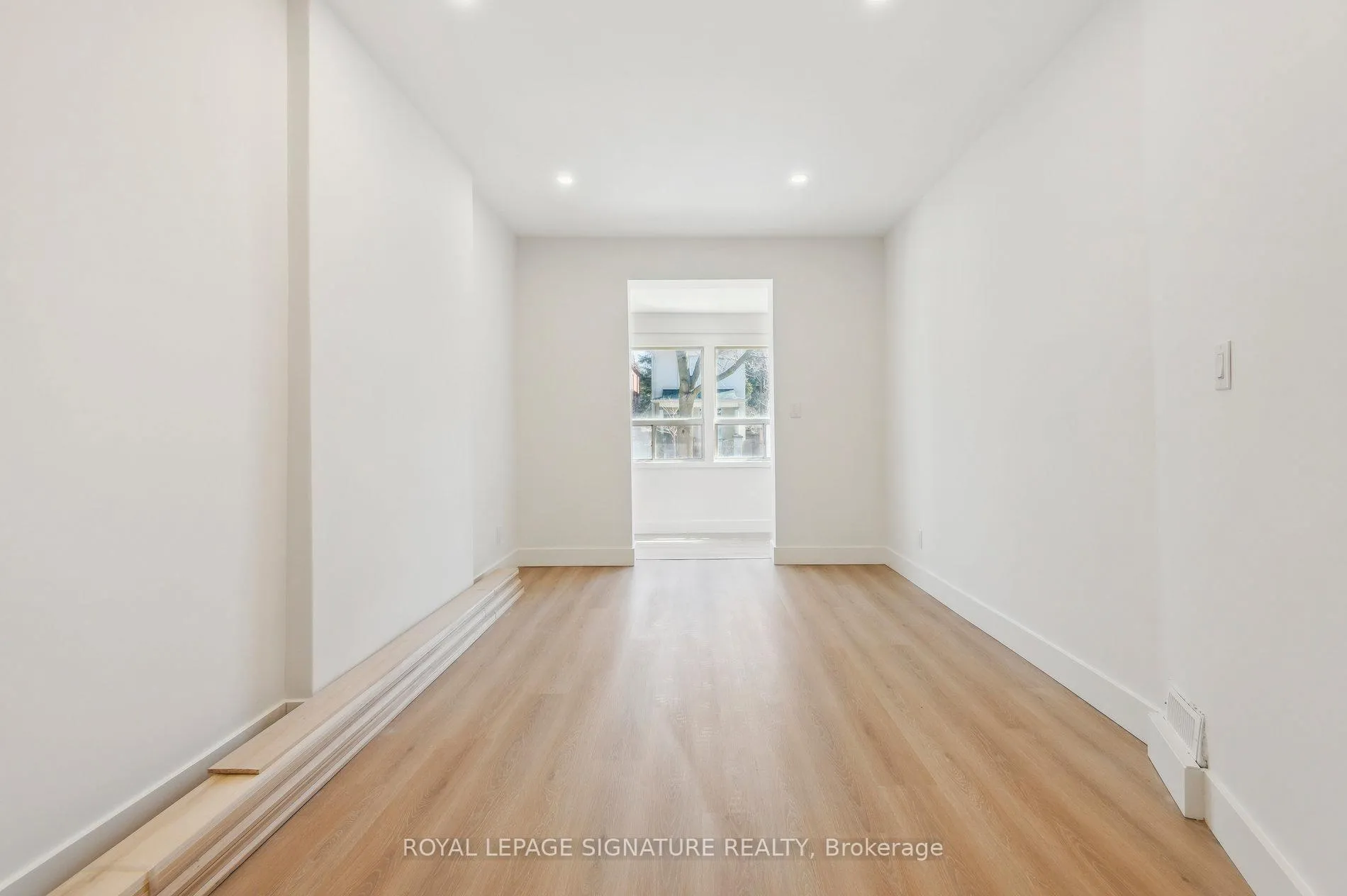 Photo 9 of 176 Gillard Avenue, Toronto, Greenwood-Coxwell — HOMEH