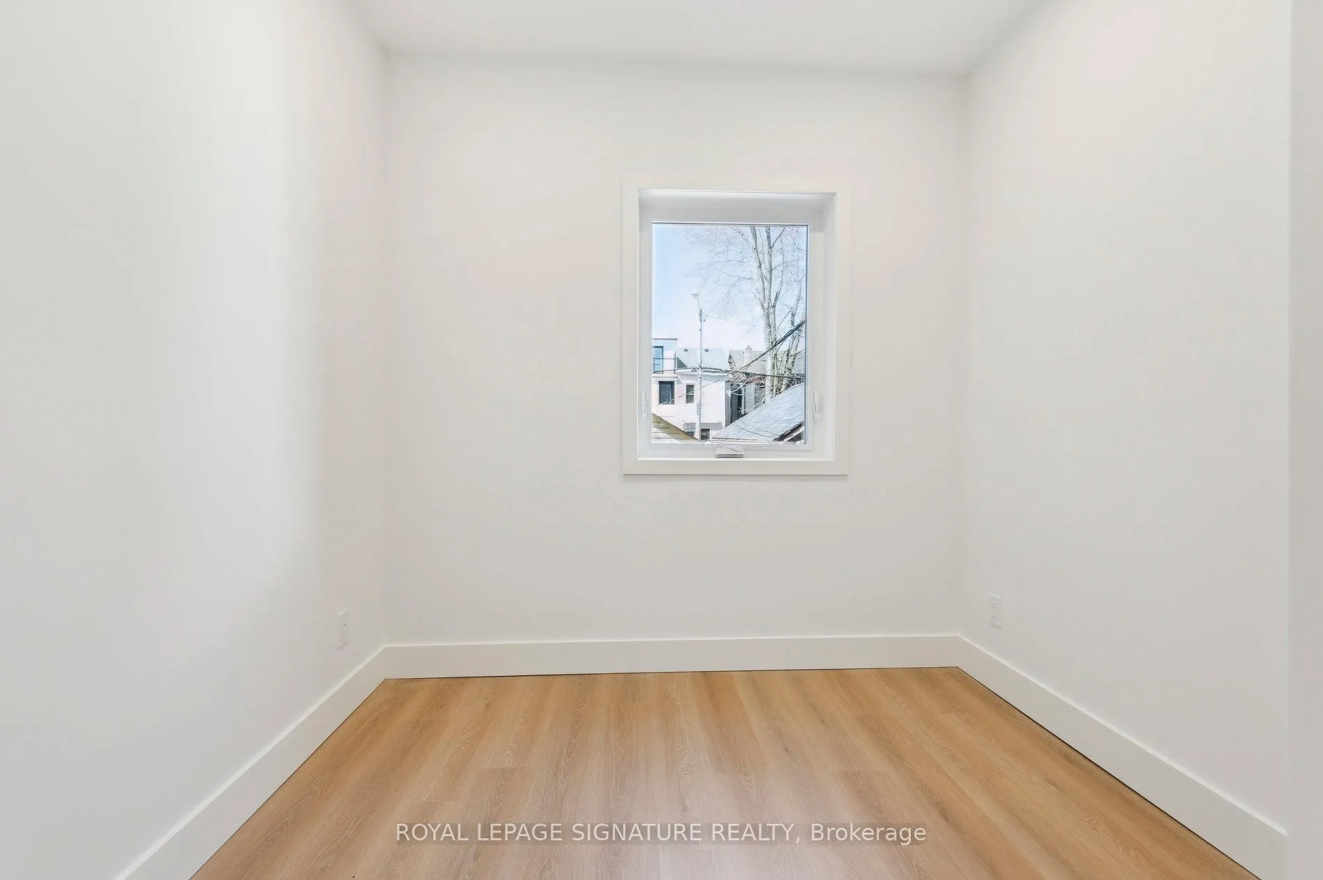 Photo 15 of 176 Gillard Avenue, Toronto, Greenwood-Coxwell — HOMEH