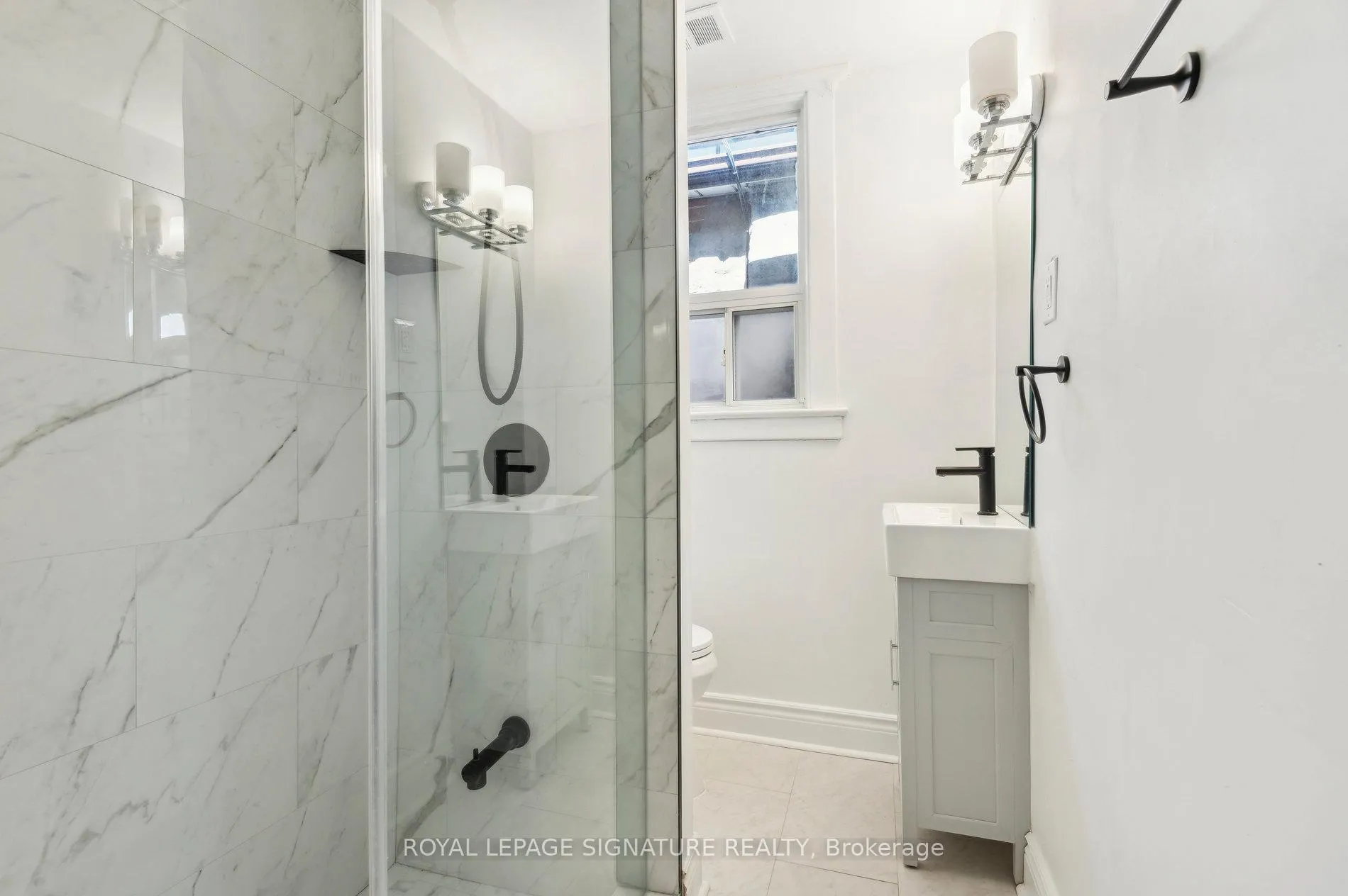 Photo 23 of 176 Gillard Avenue, Toronto, Greenwood-Coxwell — HOMEH