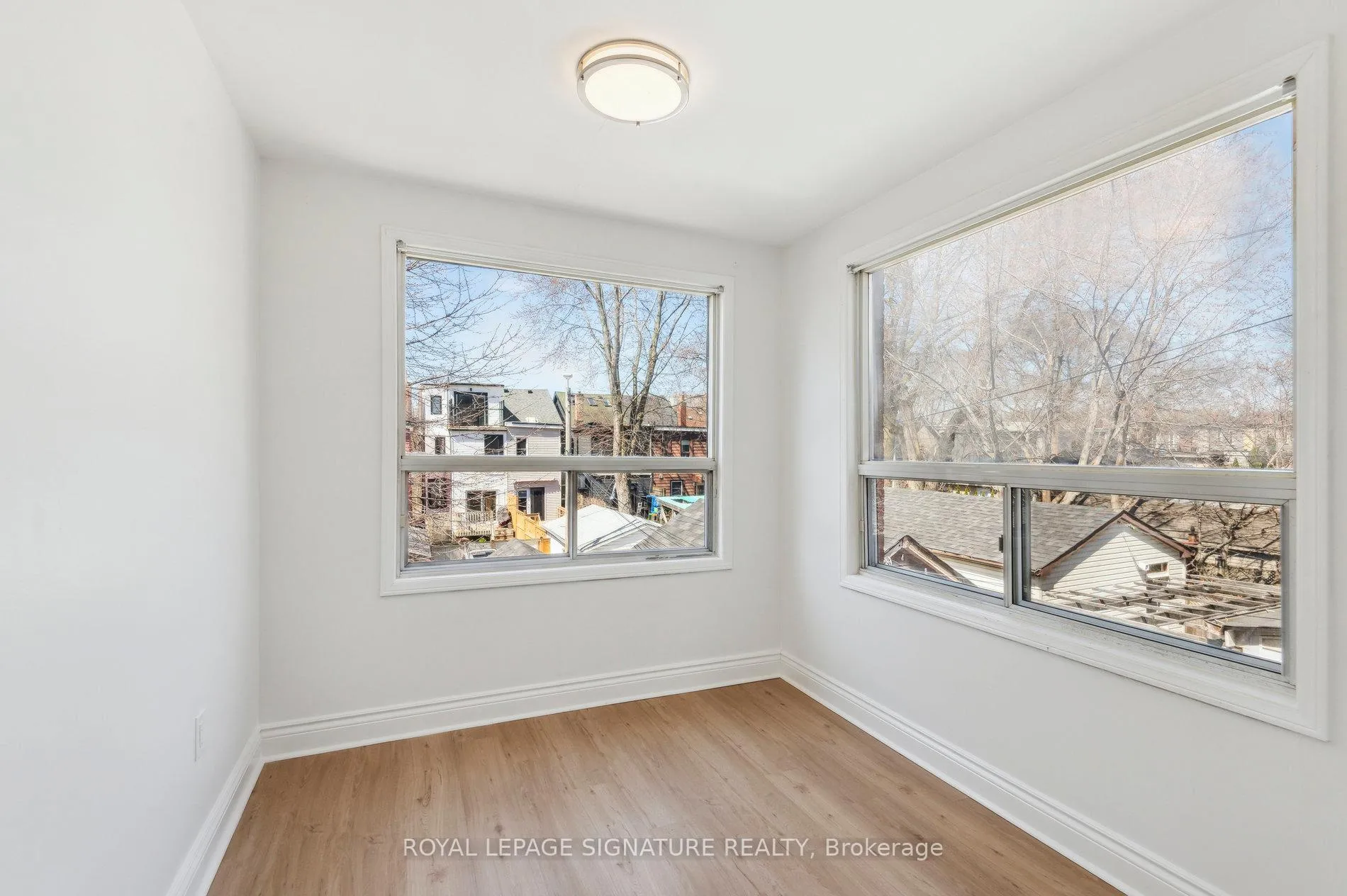 Photo 36 of 176 Gillard Avenue, Toronto, Greenwood-Coxwell — HOMEH