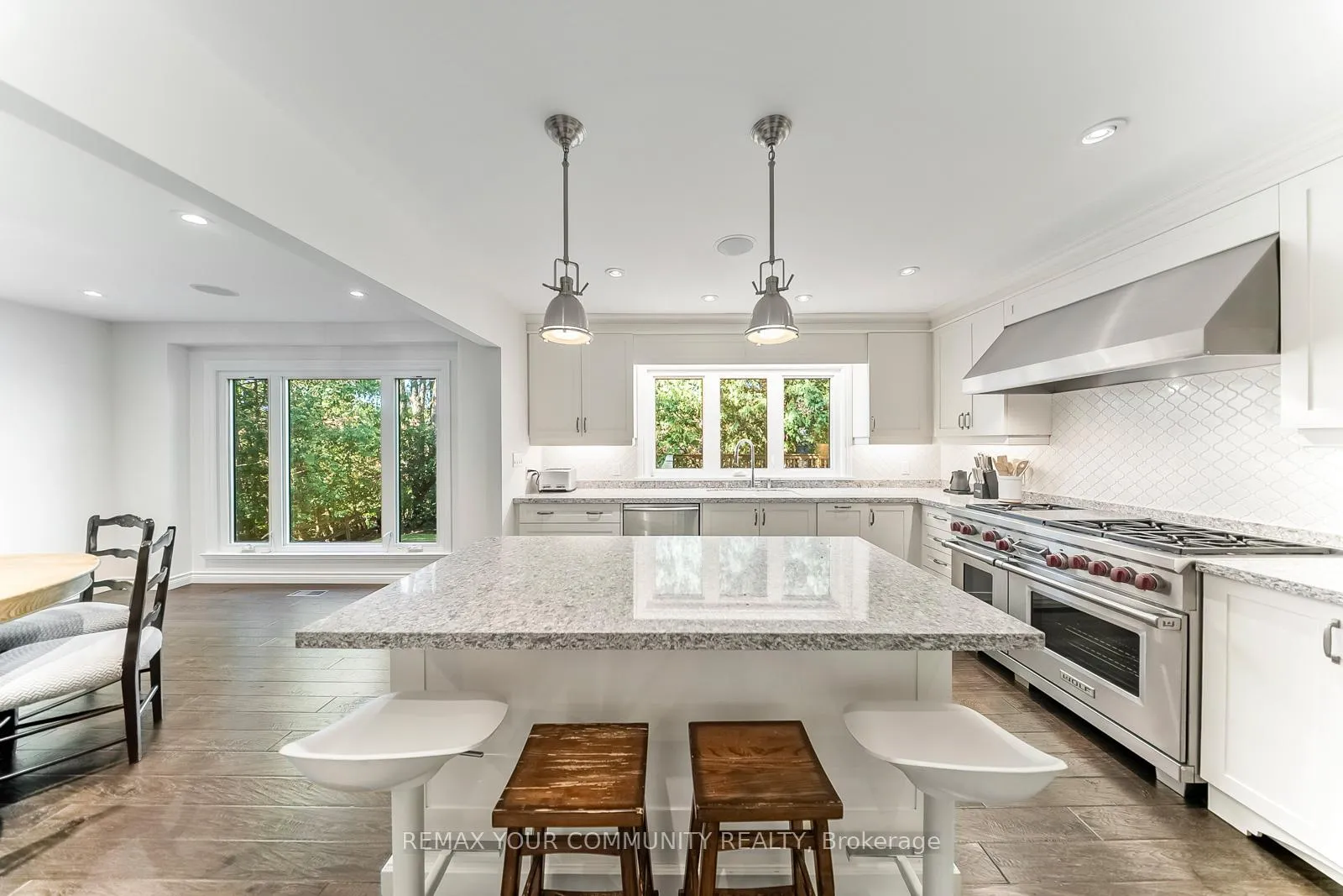 Photo 13 of 8 Spinning Wheel Court, Markham, Bayview Glen — HOMEH