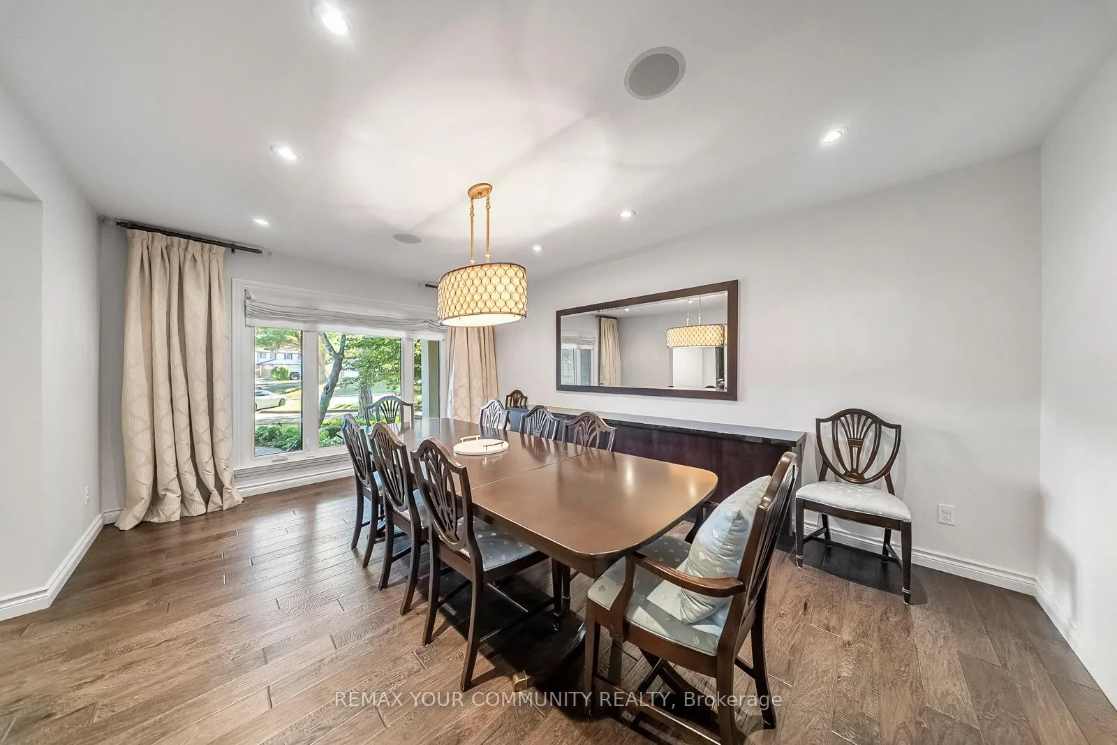 Photo 18 of 8 Spinning Wheel Court, Markham, Bayview Glen — HOMEH