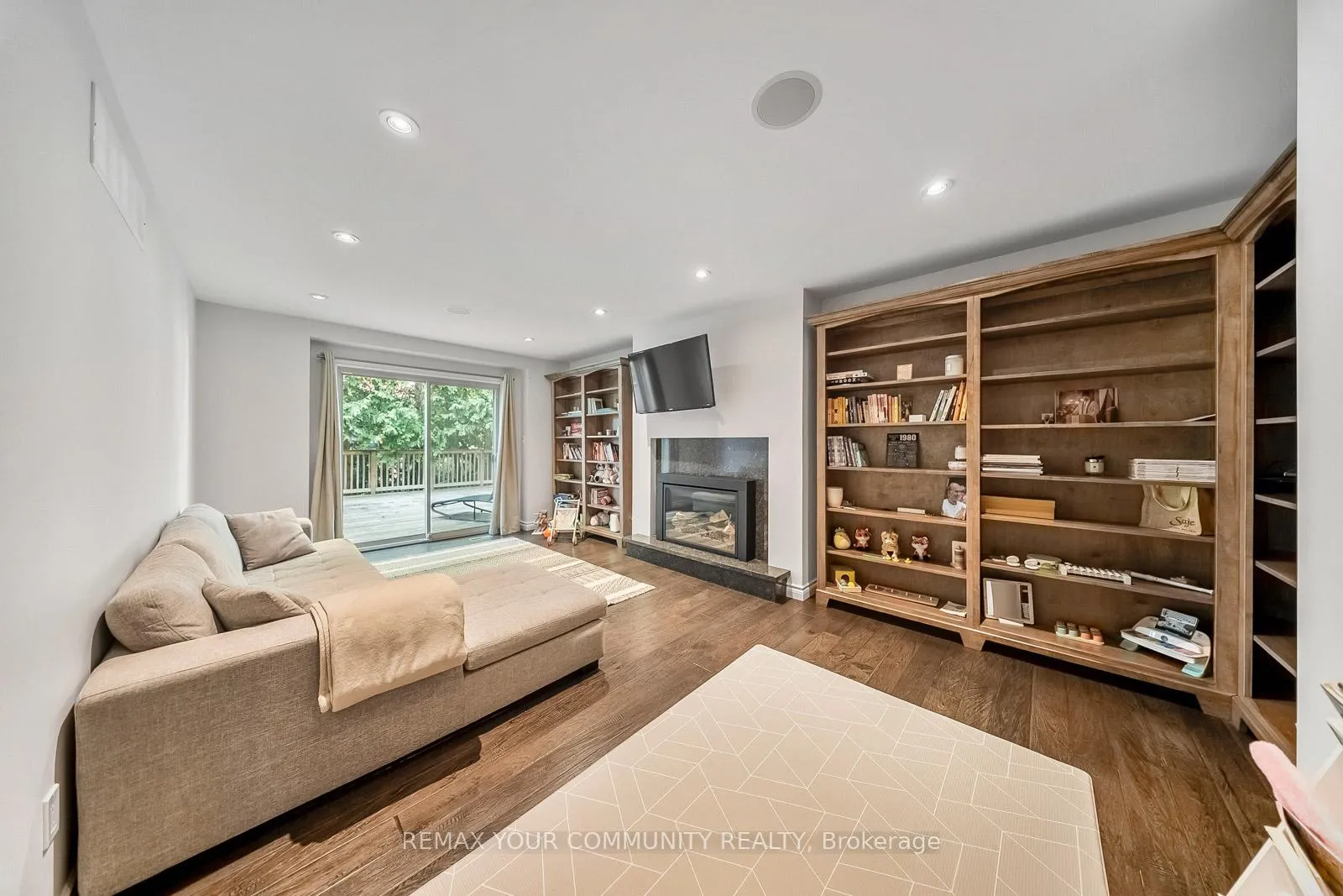 Photo 19 of 8 Spinning Wheel Court, Markham, Bayview Glen — HOMEH