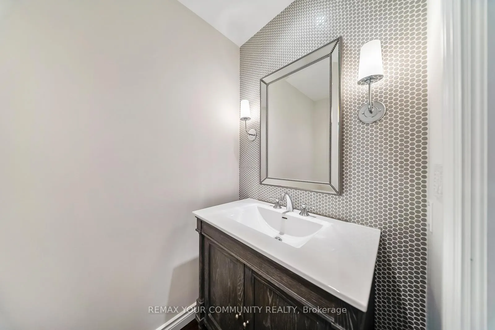 Photo 21 of 8 Spinning Wheel Court, Markham, Bayview Glen — HOMEH