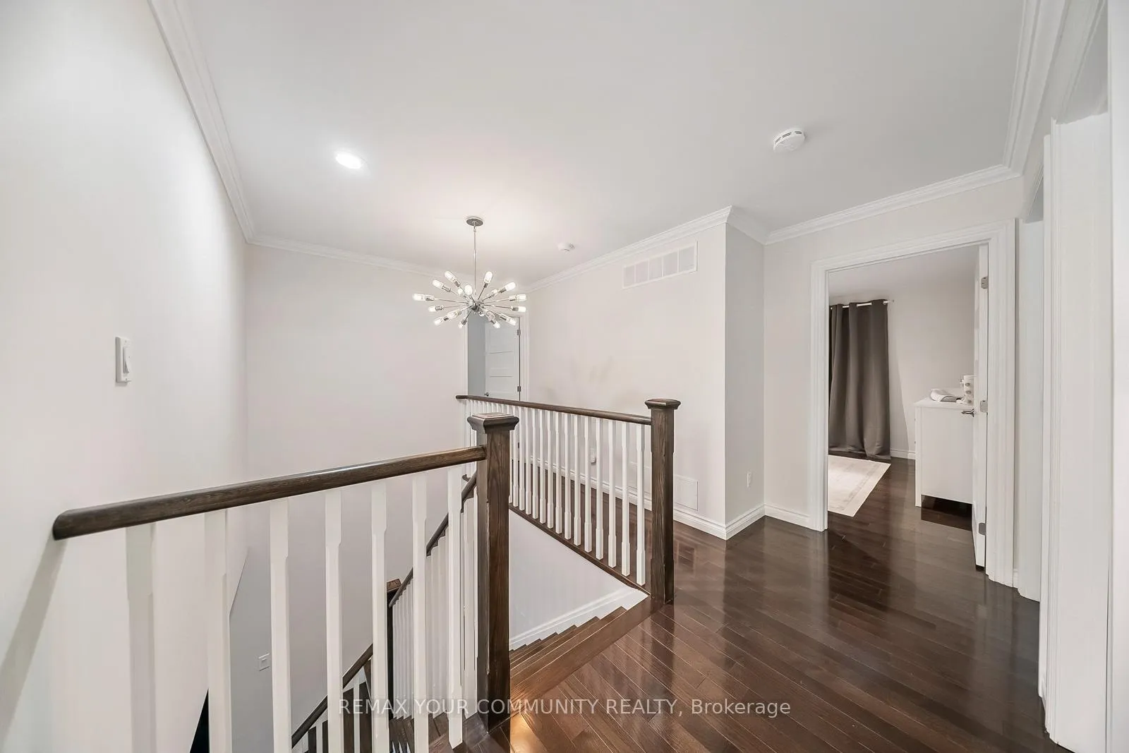 Photo 23 of 8 Spinning Wheel Court, Markham, Bayview Glen — HOMEH