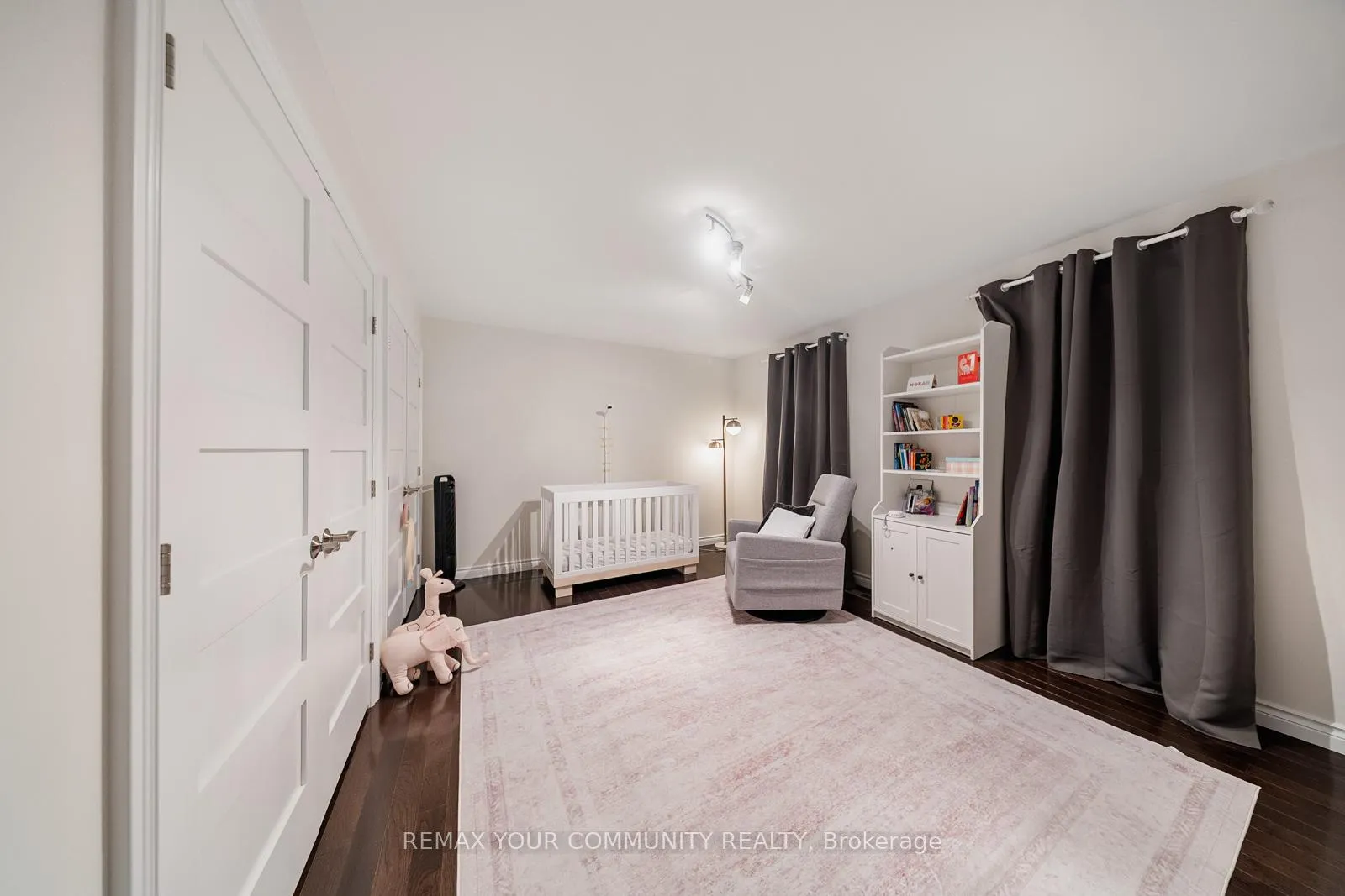 Photo 31 of 8 Spinning Wheel Court, Markham, Bayview Glen — HOMEH