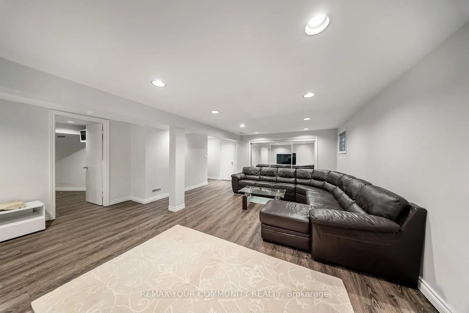 Photo 41 of 8 Spinning Wheel Court, Markham, Bayview Glen — HOMEH