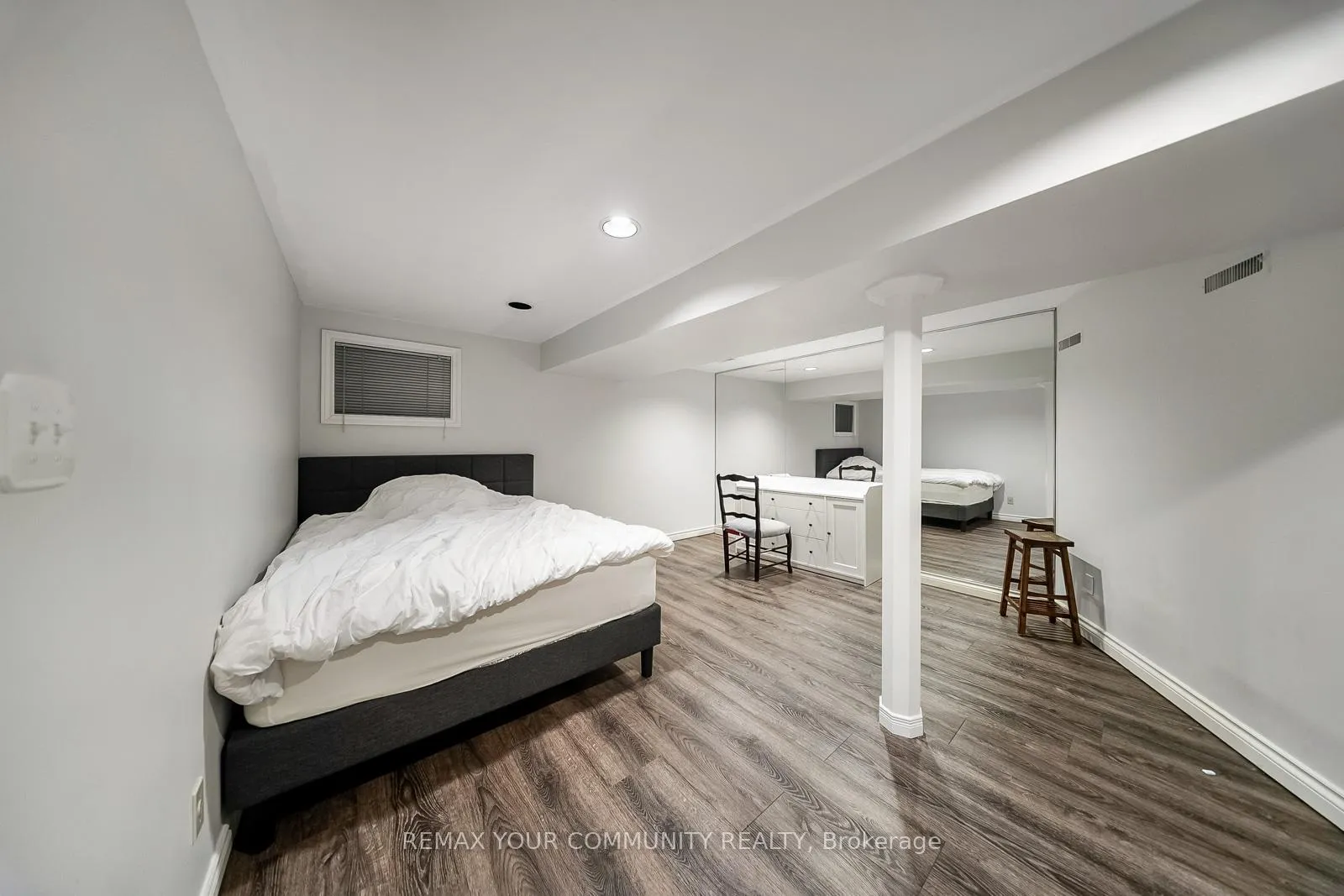 Photo 42 of 8 Spinning Wheel Court, Markham, Bayview Glen — HOMEH
