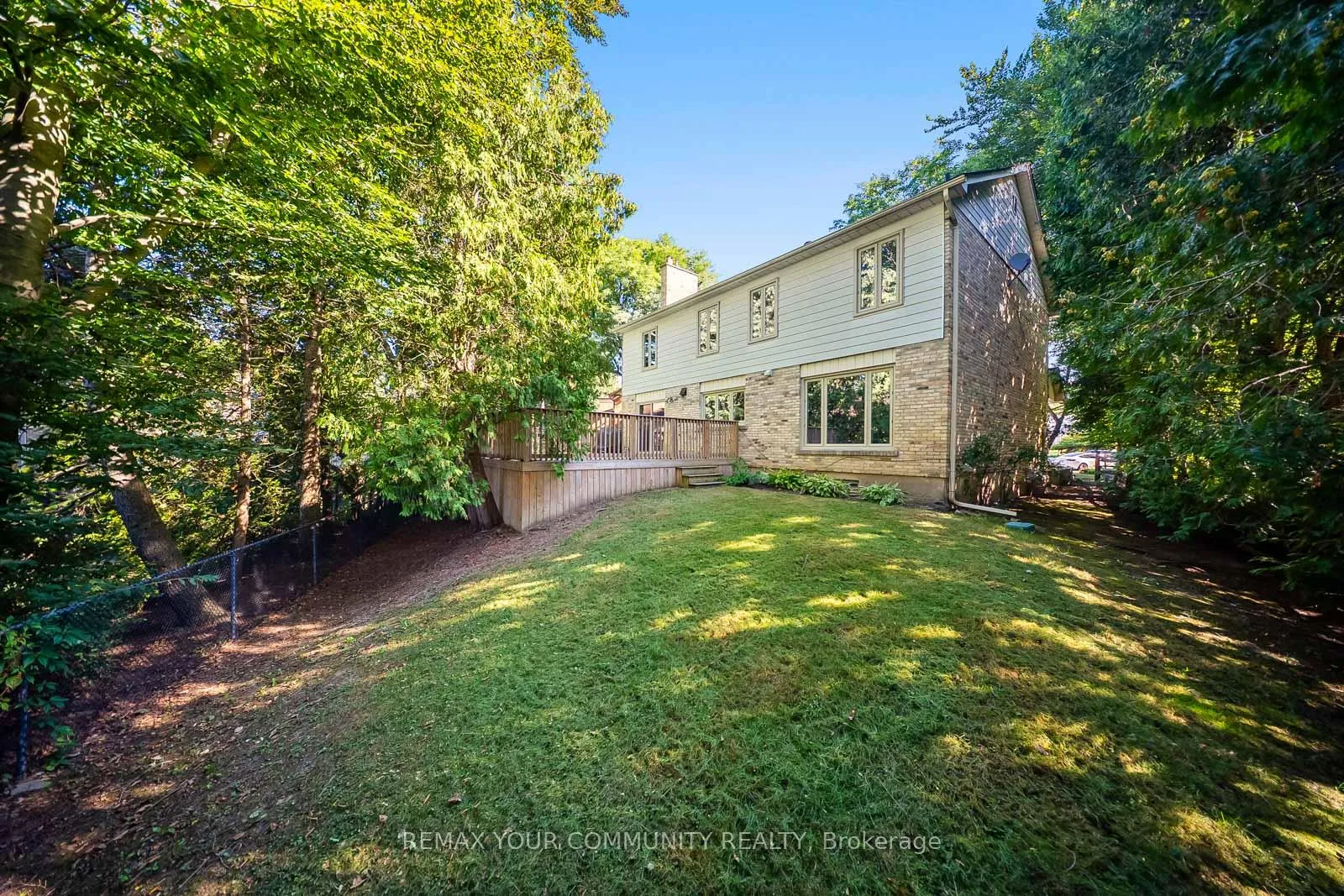 Photo 44 of 8 Spinning Wheel Court, Markham, Bayview Glen — HOMEH