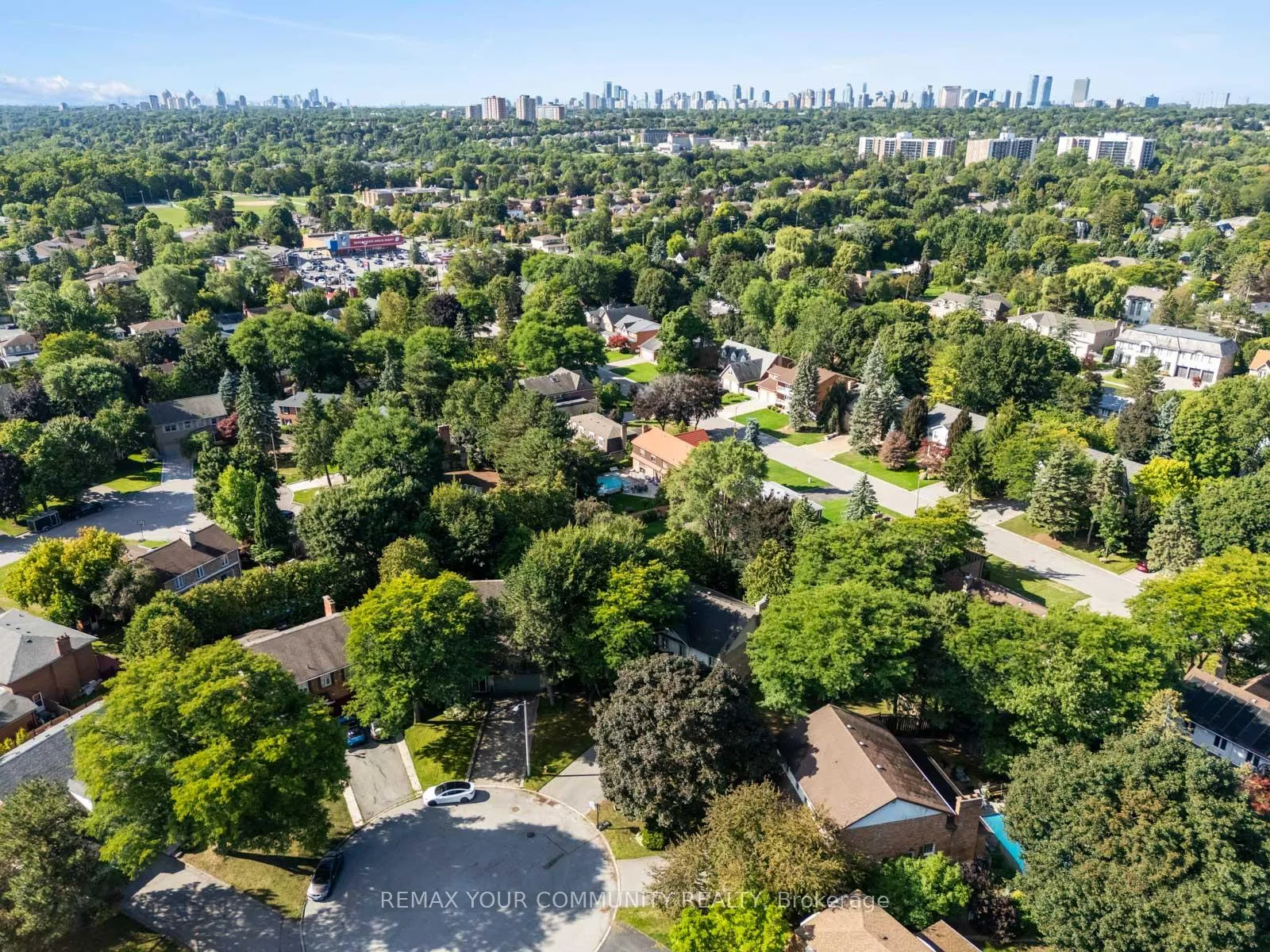 Photo 49 of 8 Spinning Wheel Court, Markham, Bayview Glen — HOMEH