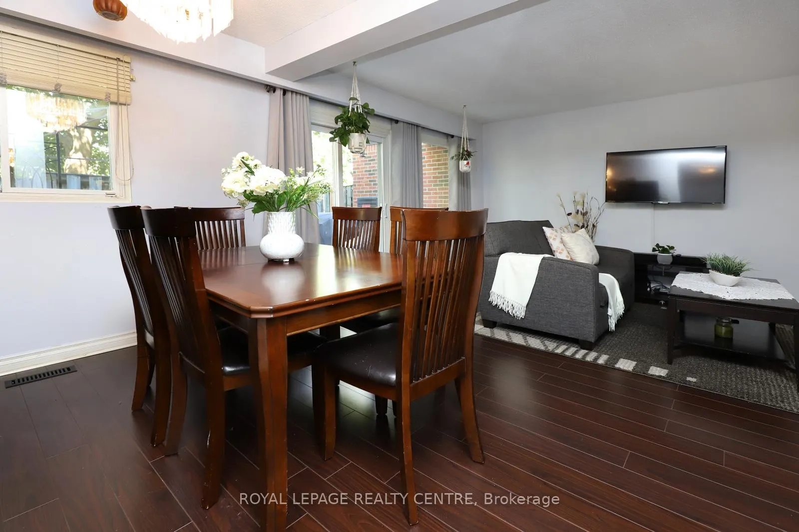 Photo 9 of Unit 11, 444 Silverstone Drive, Etobicoke, West Humber-Clairville — HOMEH