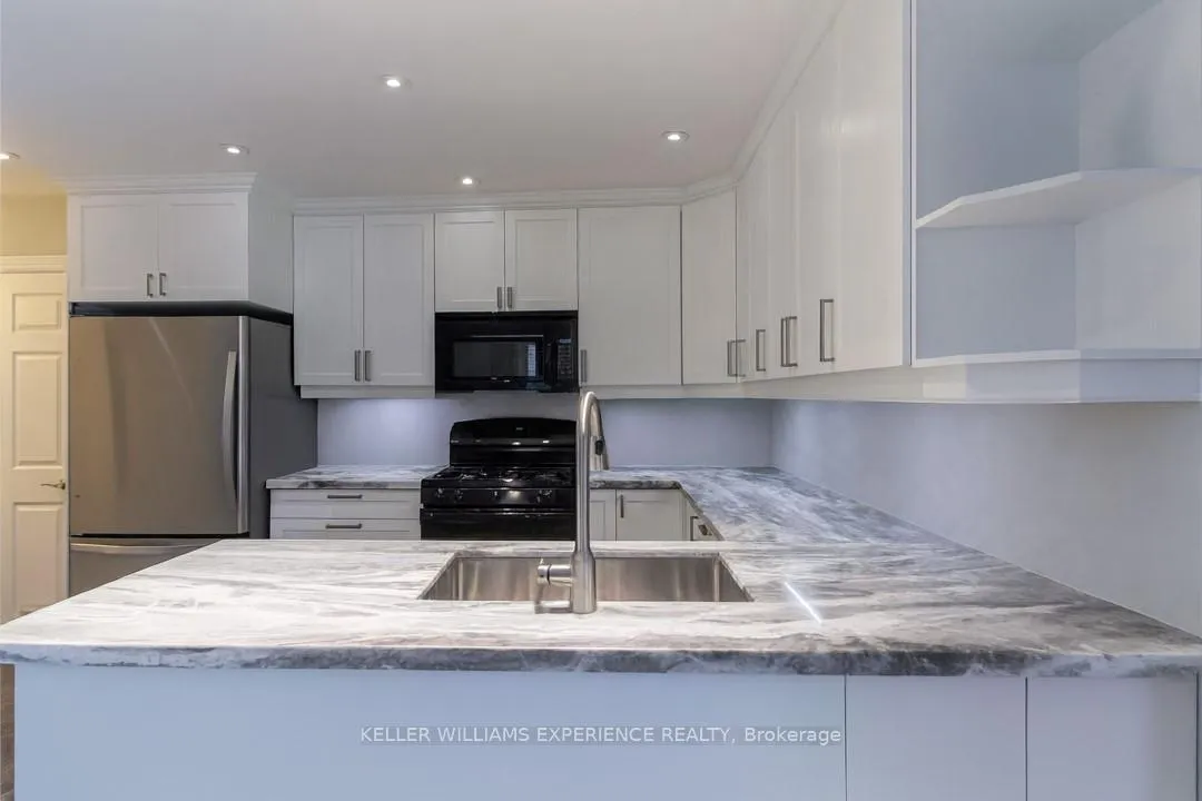Photo 7 of Unit Upper, 22 Grand Forest Drive, Barrie, Bayshore — HOMEH
