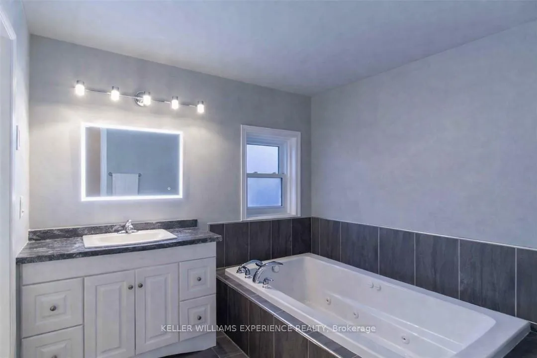 Photo 13 of Unit Upper, 22 Grand Forest Drive, Barrie, Bayshore — HOMEH
