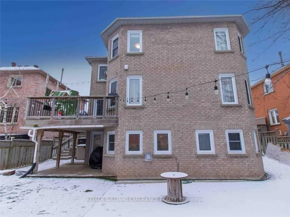 Photo 17 of Unit Upper, 22 Grand Forest Drive, Barrie, Bayshore — HOMEH