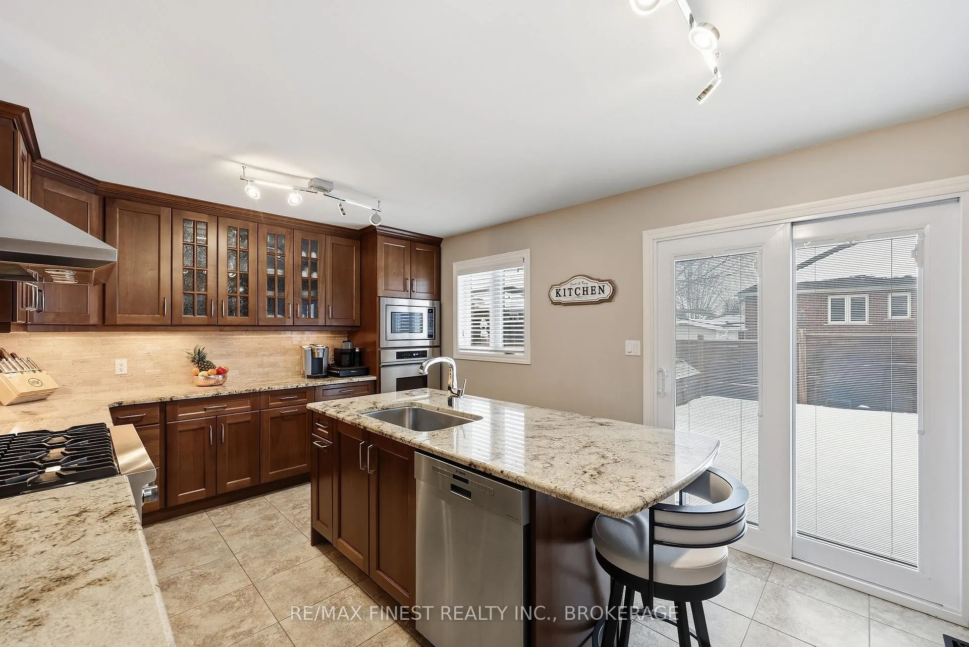 Photo 14 of 855 Marsh Crescent, Kingston, North of Taylor-Kidd Blvd — HOMEH