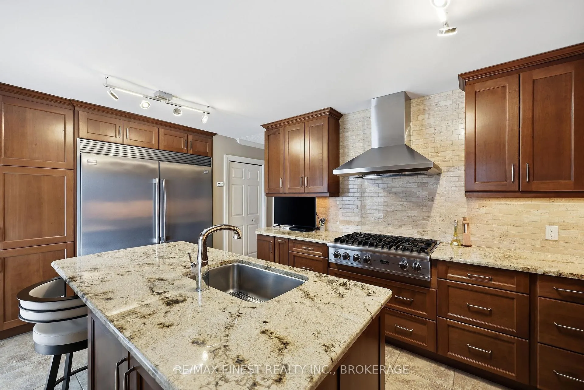 Photo 18 of 855 Marsh Crescent, Kingston, North of Taylor-Kidd Blvd — HOMEH