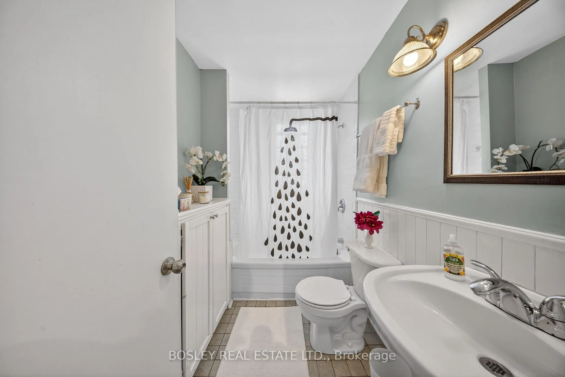 Photo 15 of 51 Bastedo Avenue, Toronto, Woodbine Corridor — HOMEH