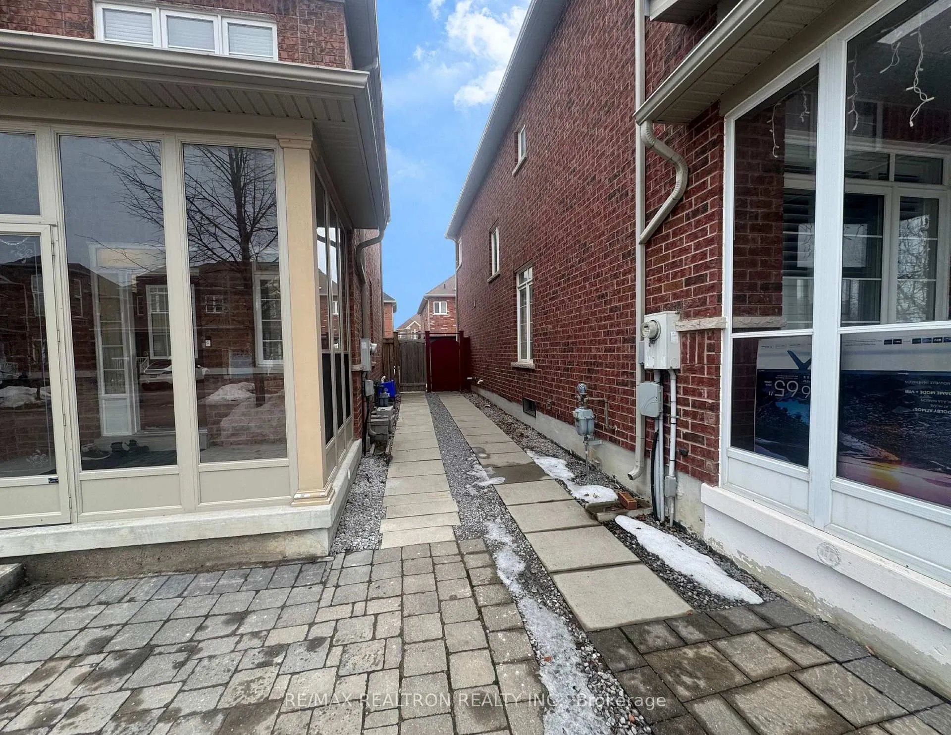 Photo 4 of 25 Fitzroy Avenue, Markham, Wismer — HOMEH