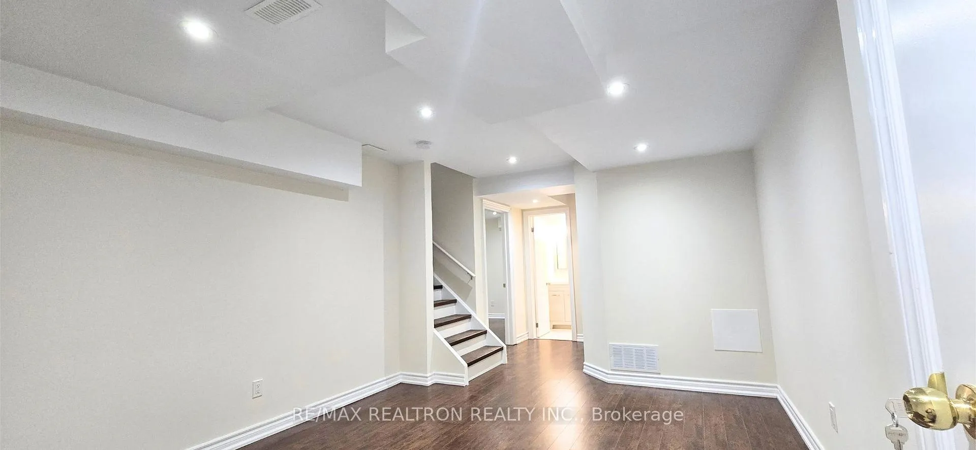 Photo 20 of 25 Fitzroy Avenue, Markham, Wismer — HOMEH
