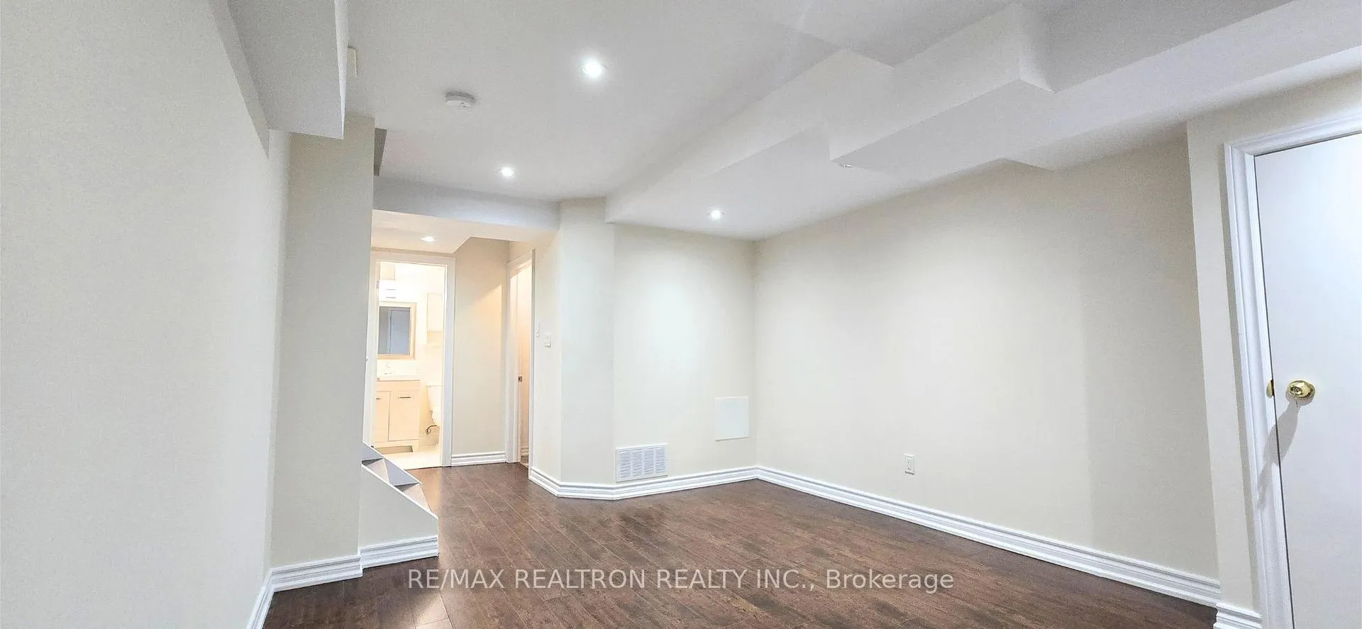 Photo 21 of 25 Fitzroy Avenue, Markham, Wismer — HOMEH