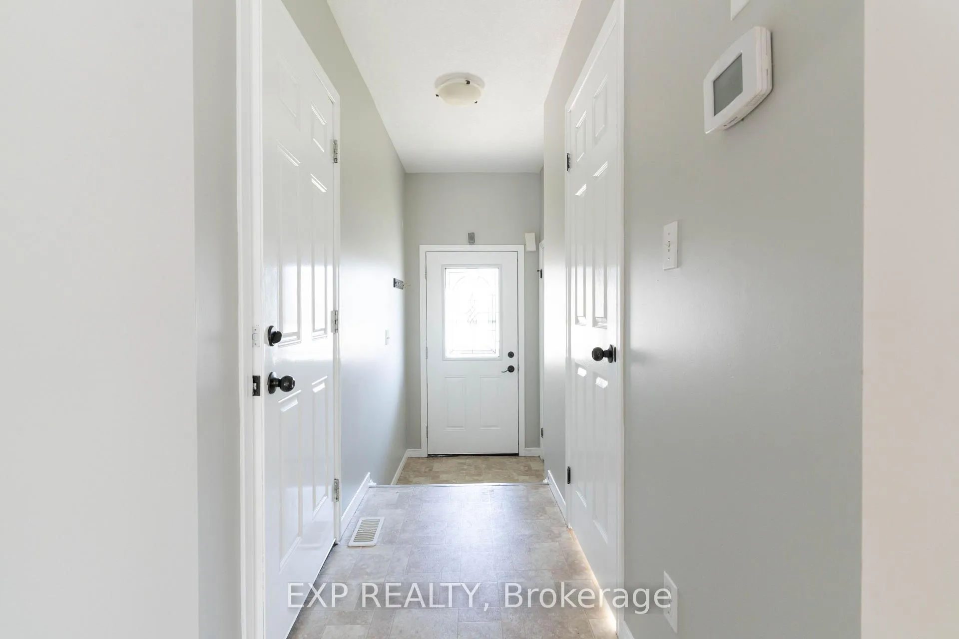 Photo 3 of 1319 Countrystone Drive, Kitchener, Highland West — HOMEH