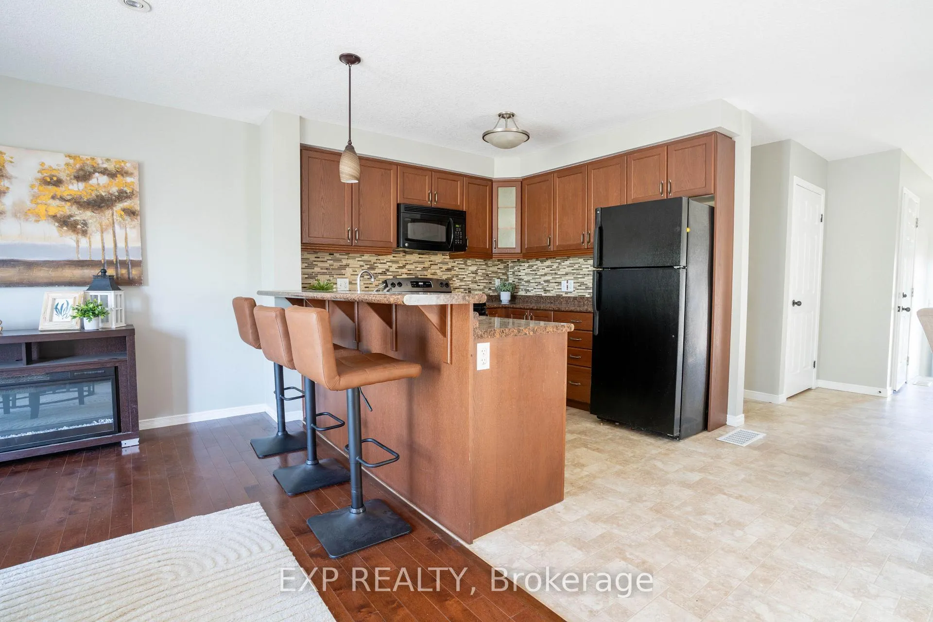 Photo 14 of 1319 Countrystone Drive, Kitchener, Highland West — HOMEH
