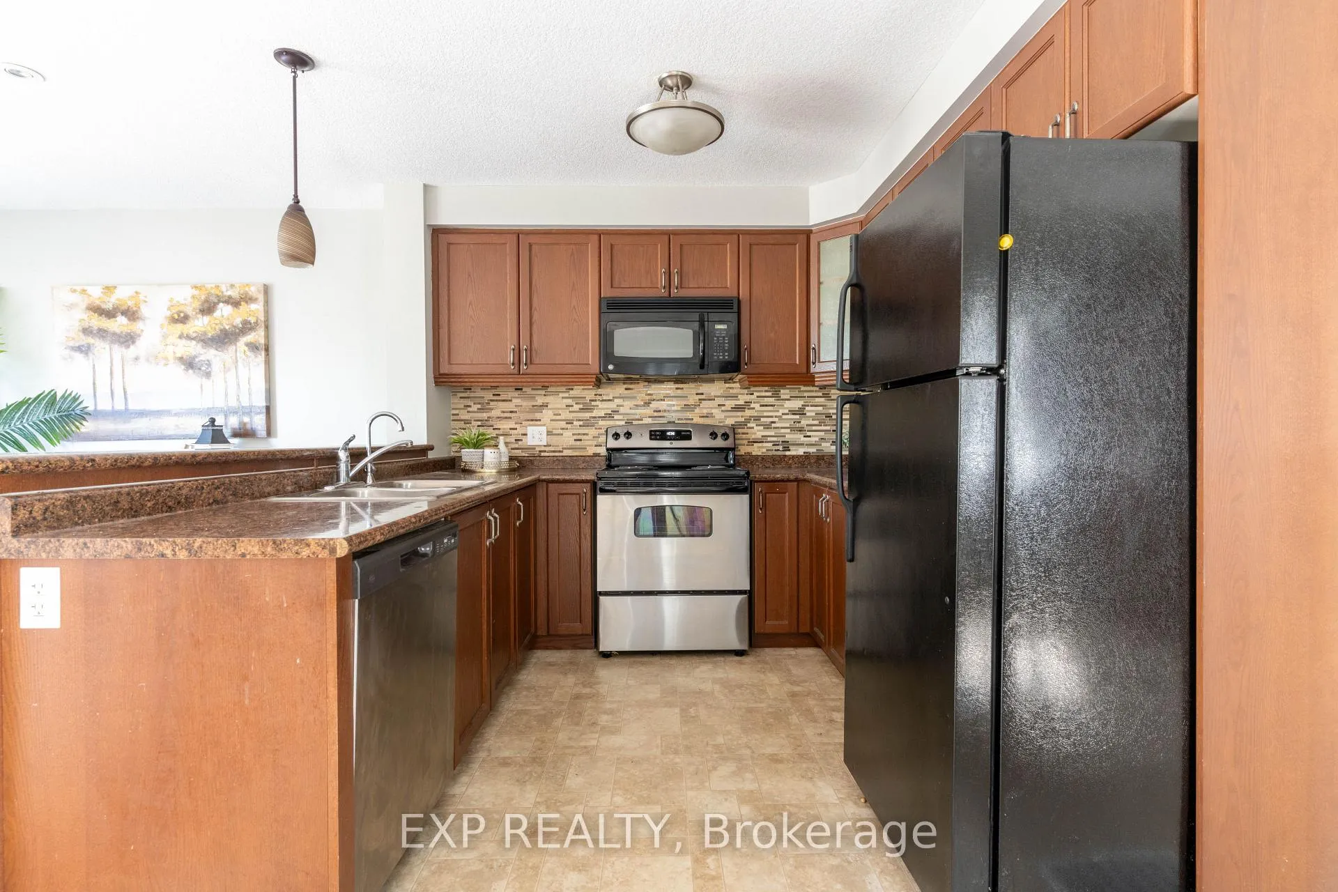 Photo 18 of 1319 Countrystone Drive, Kitchener, Highland West — HOMEH