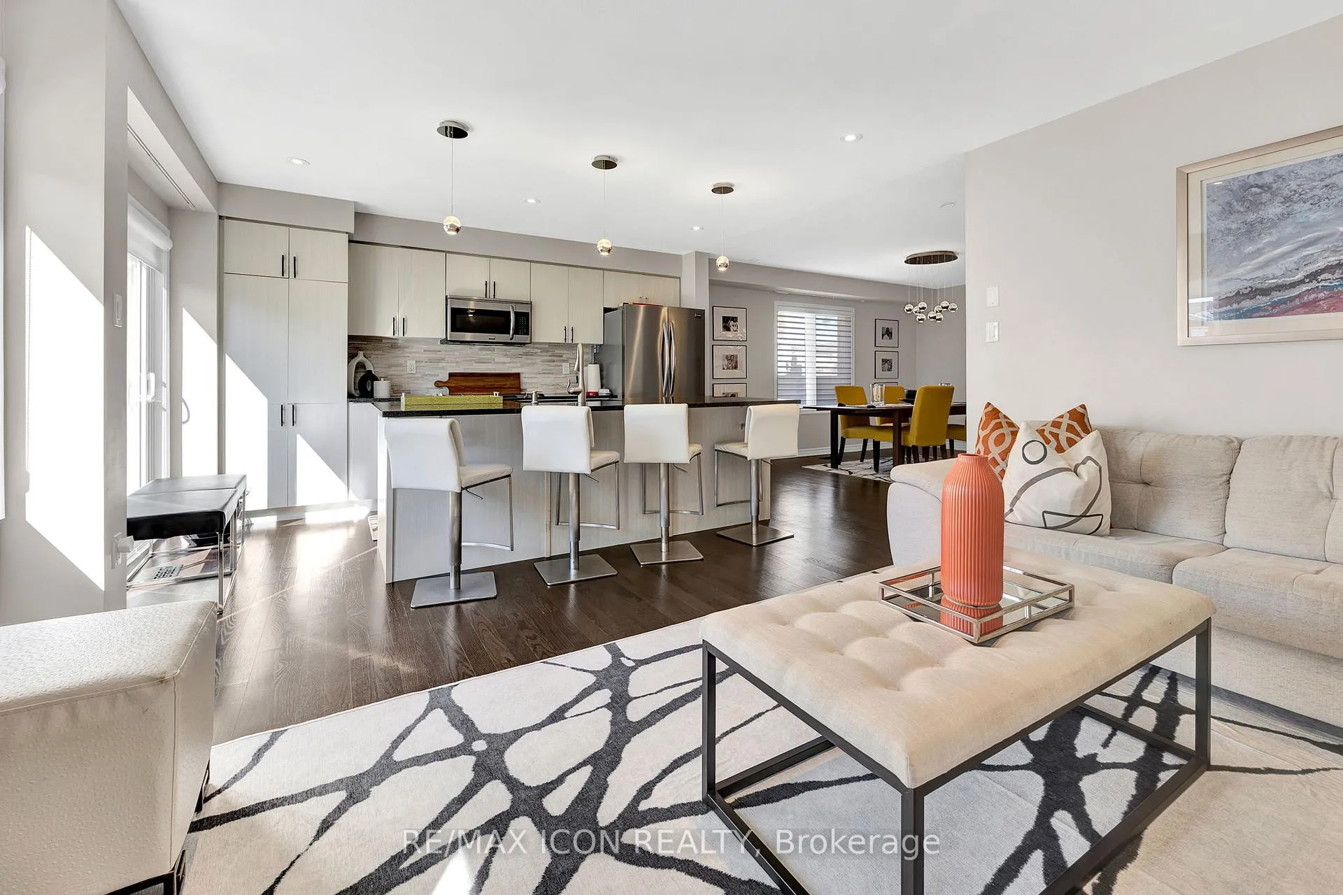 Photo 5 of 262 Grovehill Crescent, Kitchener — HOMEH
