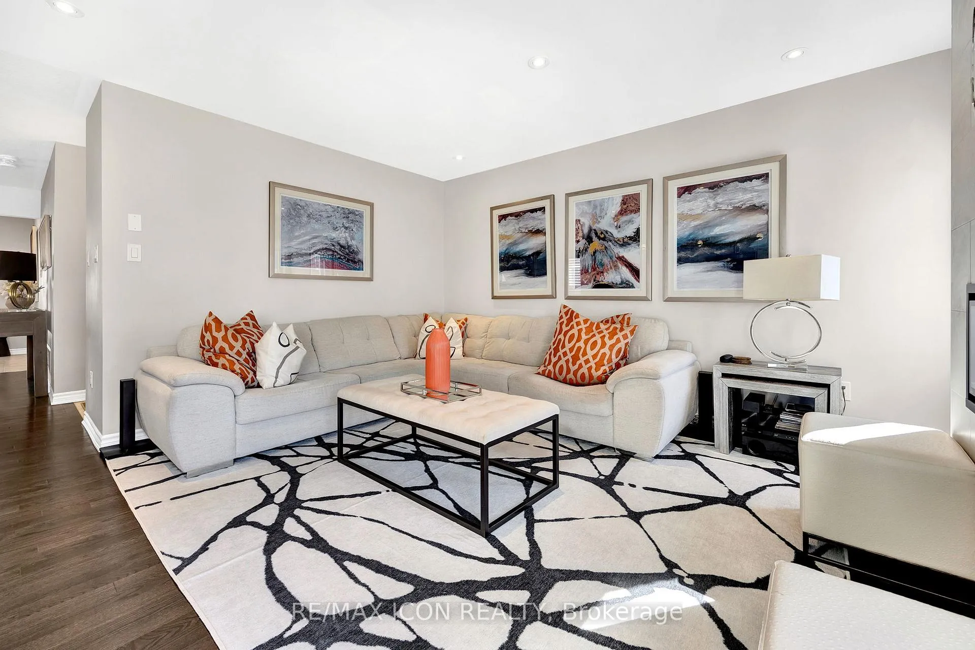 Photo 11 of 262 Grovehill Crescent, Kitchener — HOMEH