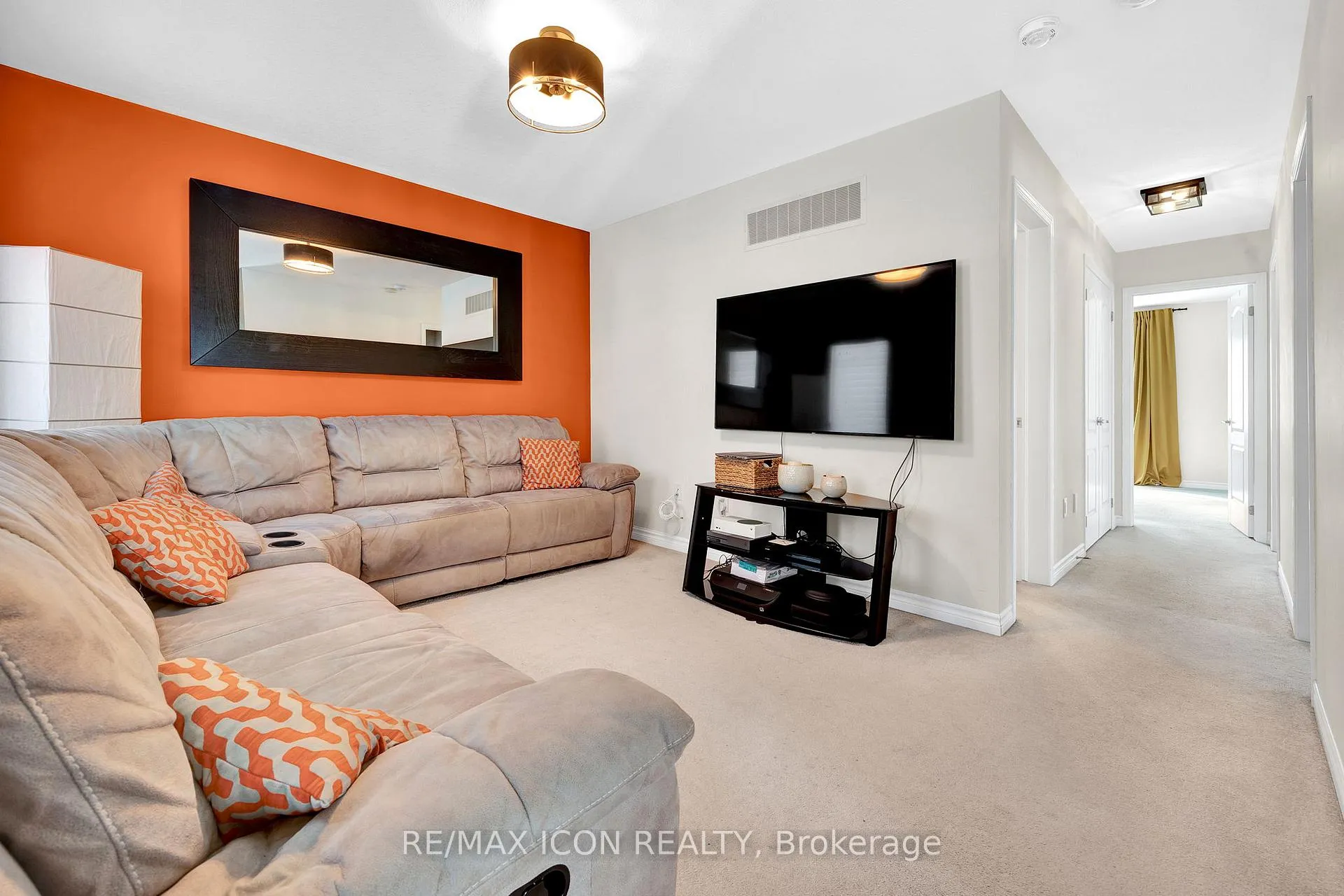 Photo 13 of 262 Grovehill Crescent, Kitchener — HOMEH