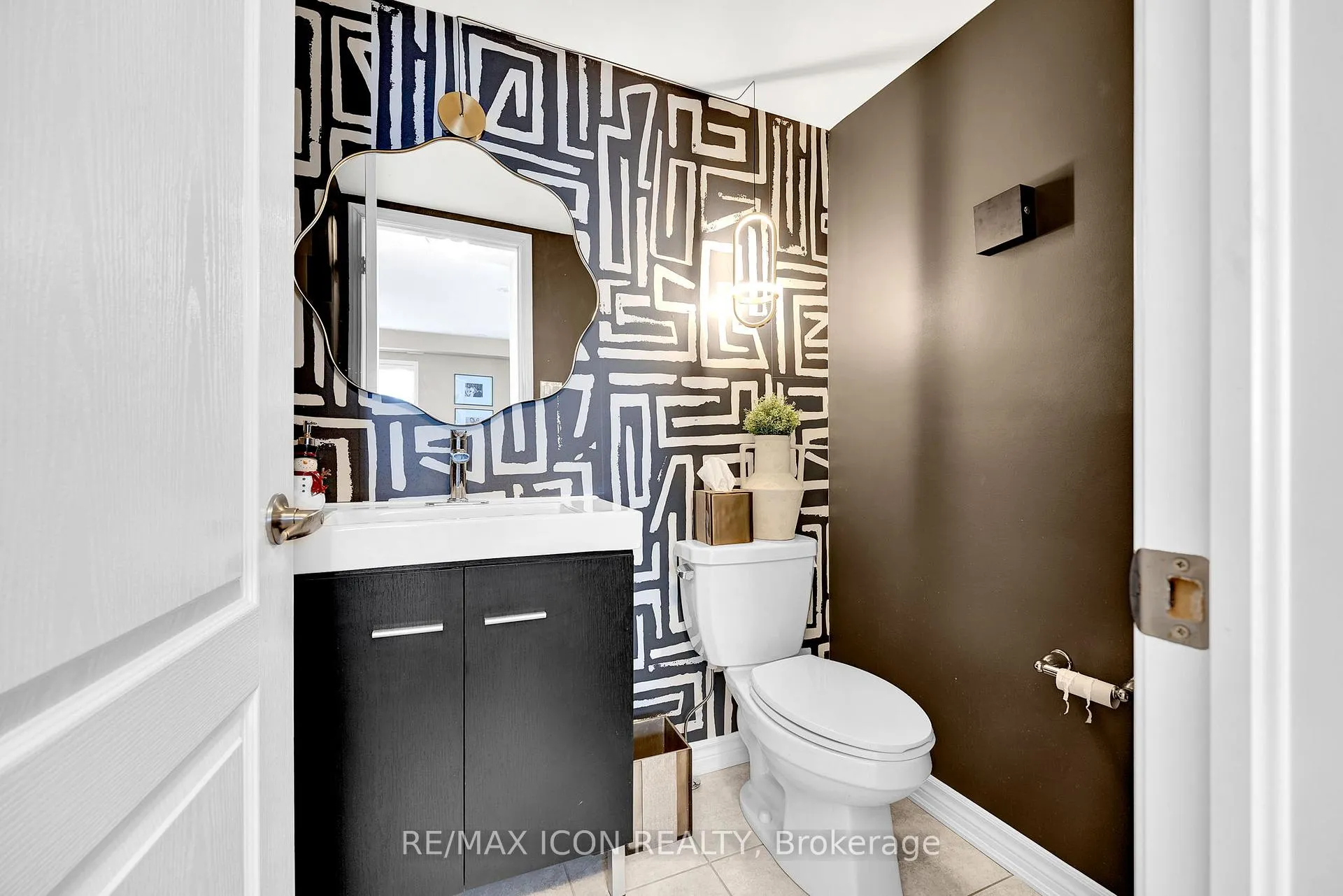 Photo 29 of 262 Grovehill Crescent, Kitchener — HOMEH
