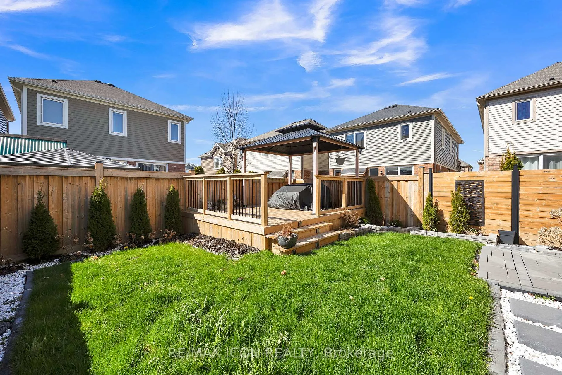 Photo 33 of 262 Grovehill Crescent, Kitchener — HOMEH