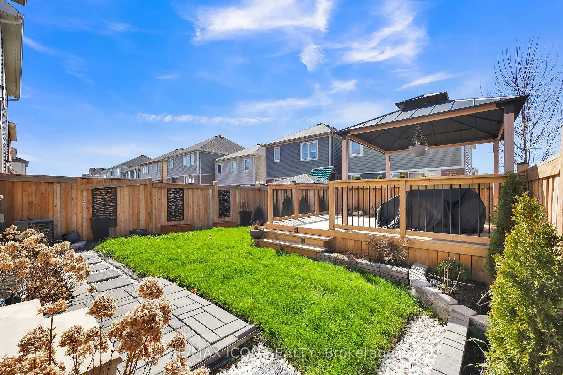 Photo 34 of 262 Grovehill Crescent, Kitchener — HOMEH