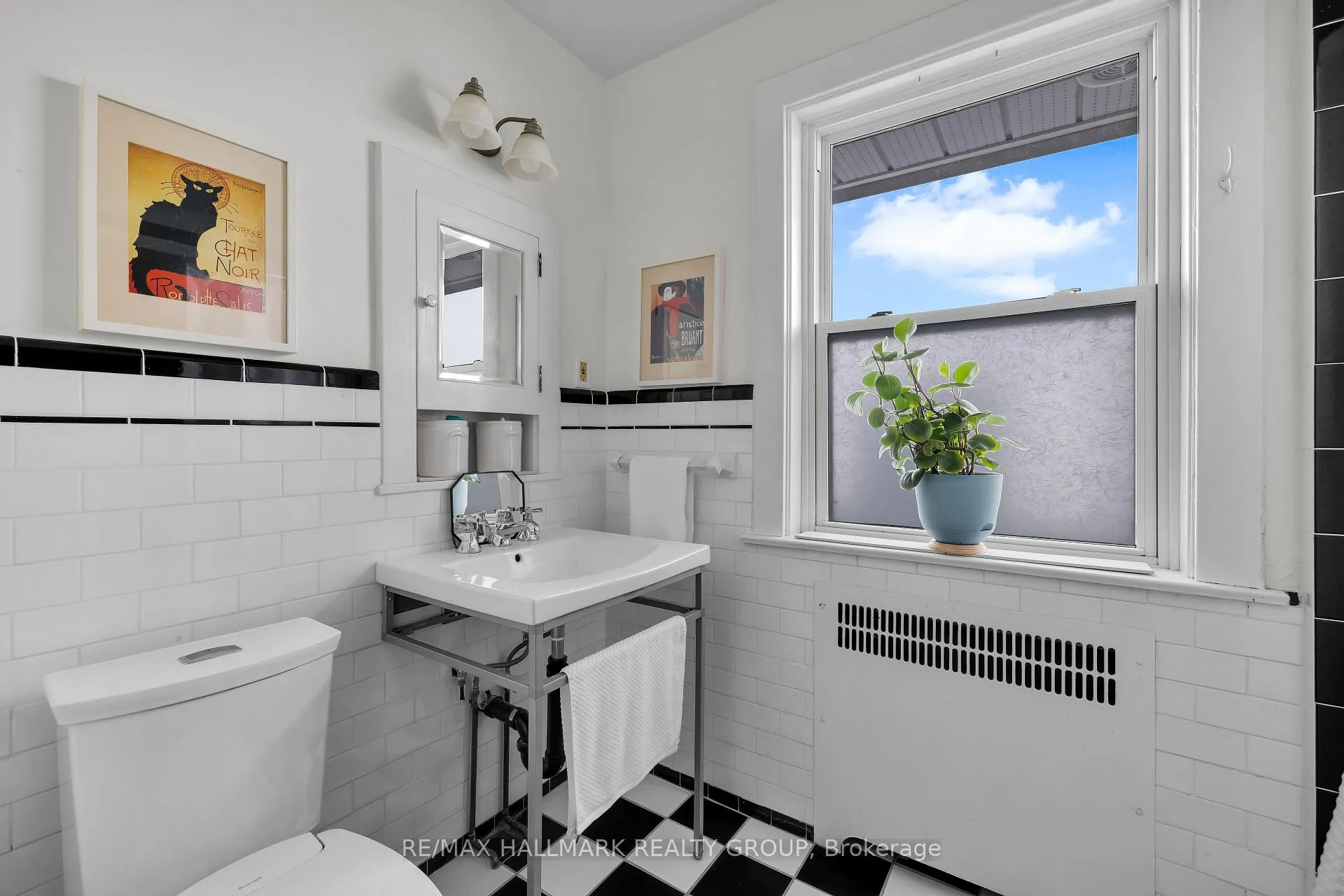 Photo 31 of 1 Iona Street, Ottawa, Ottawa West — HOMEH