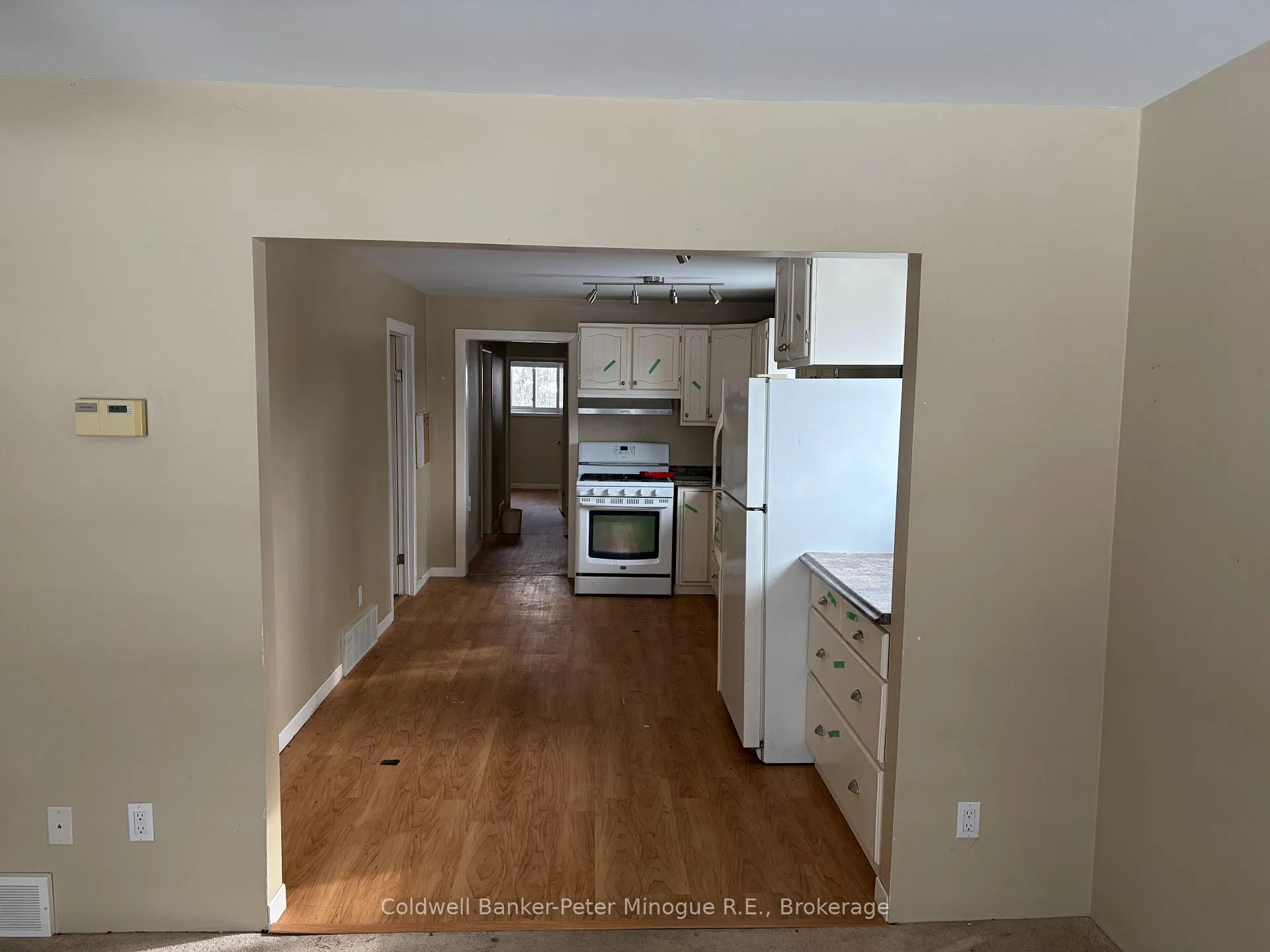 Photo 5 of 442 Mcleod Street, North Bay, Central — HOMEH