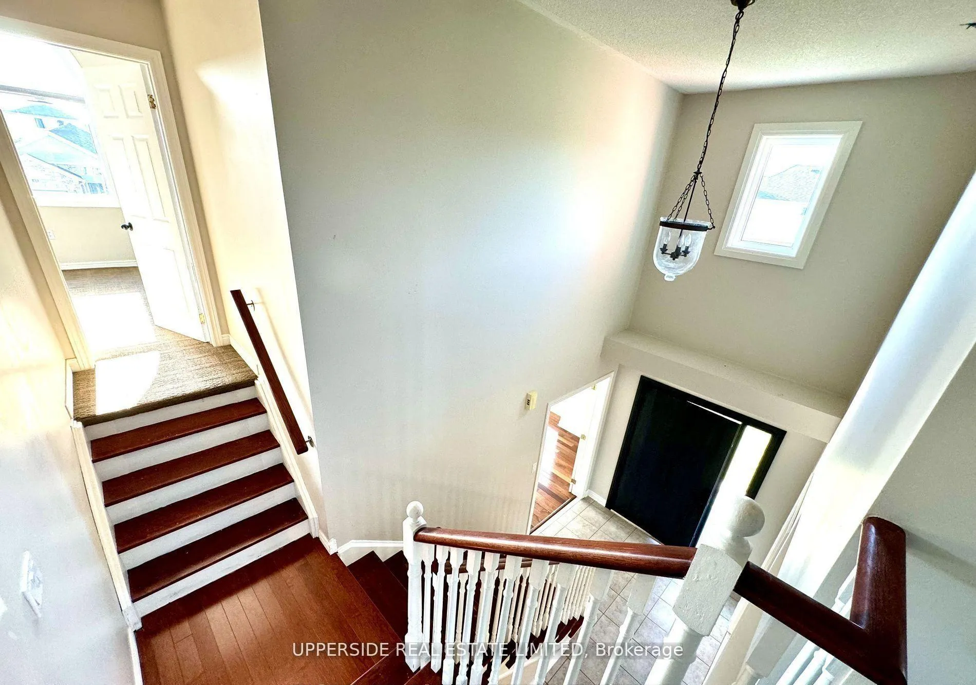 Photo 6 of Unit Upper, 46 Country Lane, Barrie, Painswick South — HOMEH