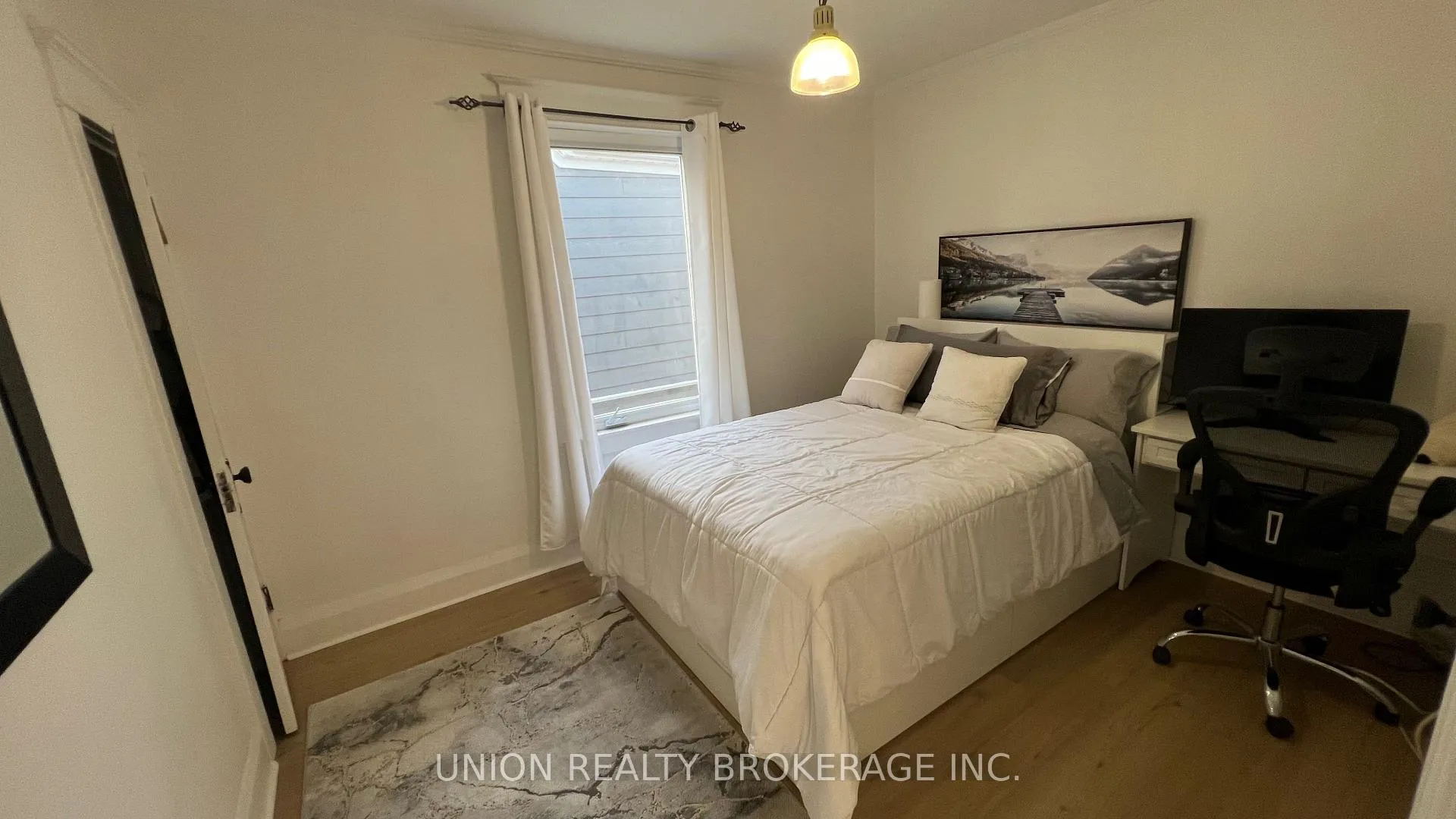 Photo 9 of 96 Hollywood Crescent, Toronto, Woodbine Corridor — HOMEH