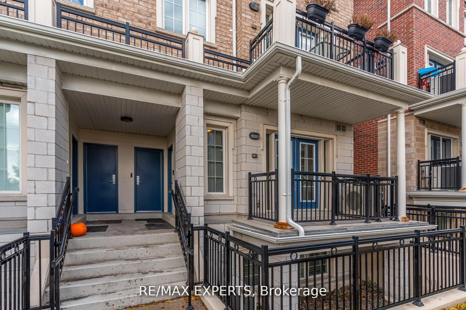 Photo 3 of Unit D07, 26 Bruce Street, Vaughan, East Woodbridge — HOMEH