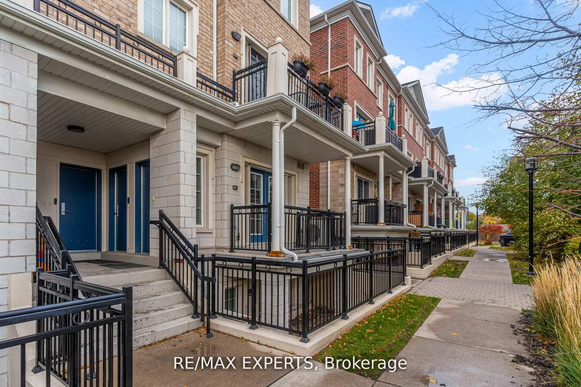 Photo 4 of Unit D07, 26 Bruce Street, Vaughan, East Woodbridge — HOMEH