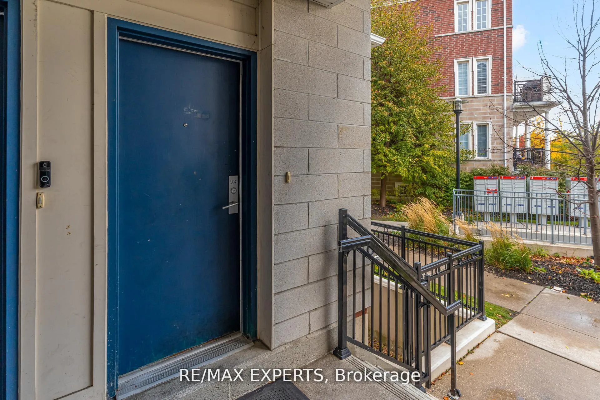 Photo 5 of Unit D07, 26 Bruce Street, Vaughan, East Woodbridge — HOMEH