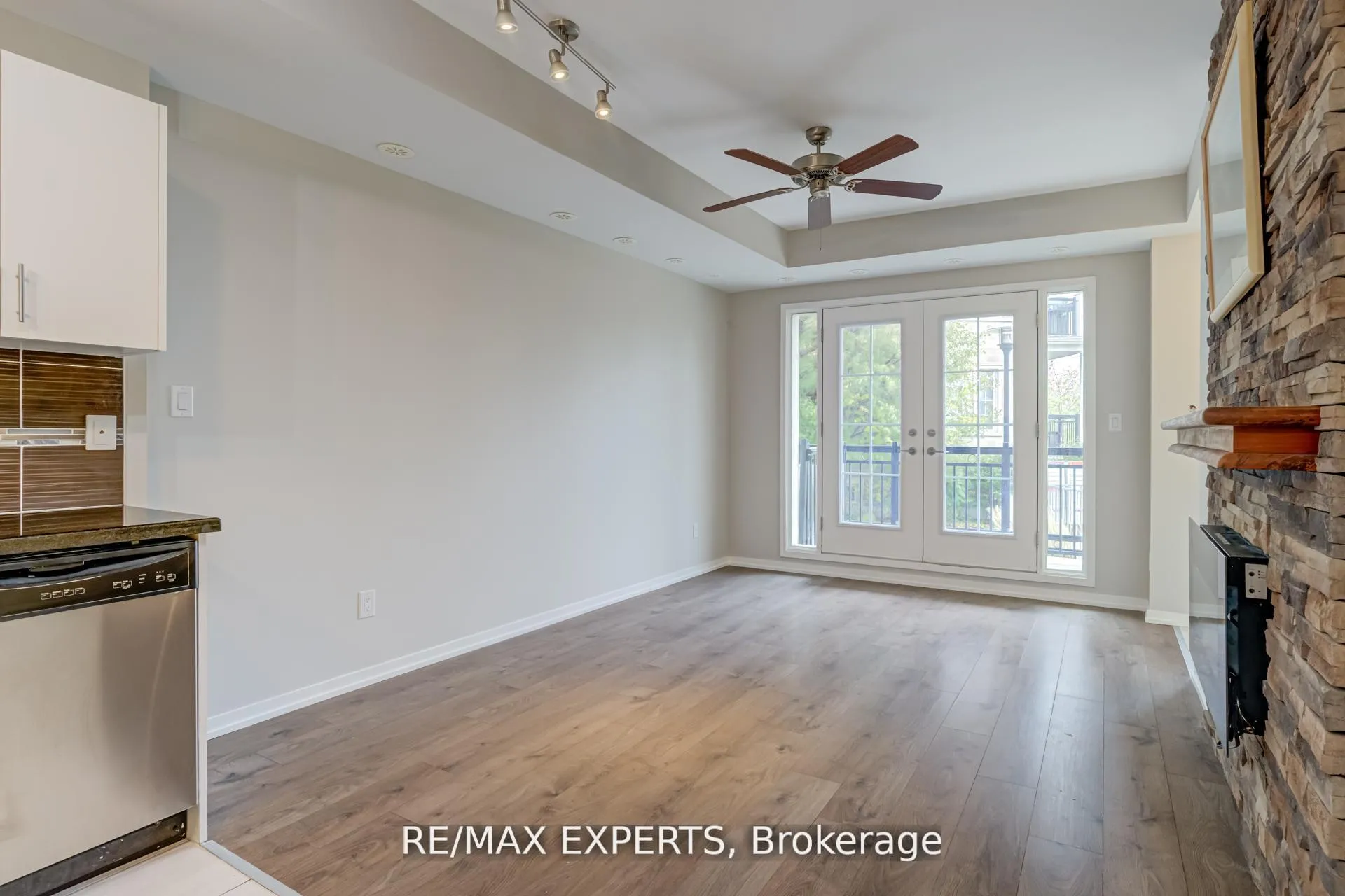 Photo 11 of Unit D07, 26 Bruce Street, Vaughan, East Woodbridge — HOMEH