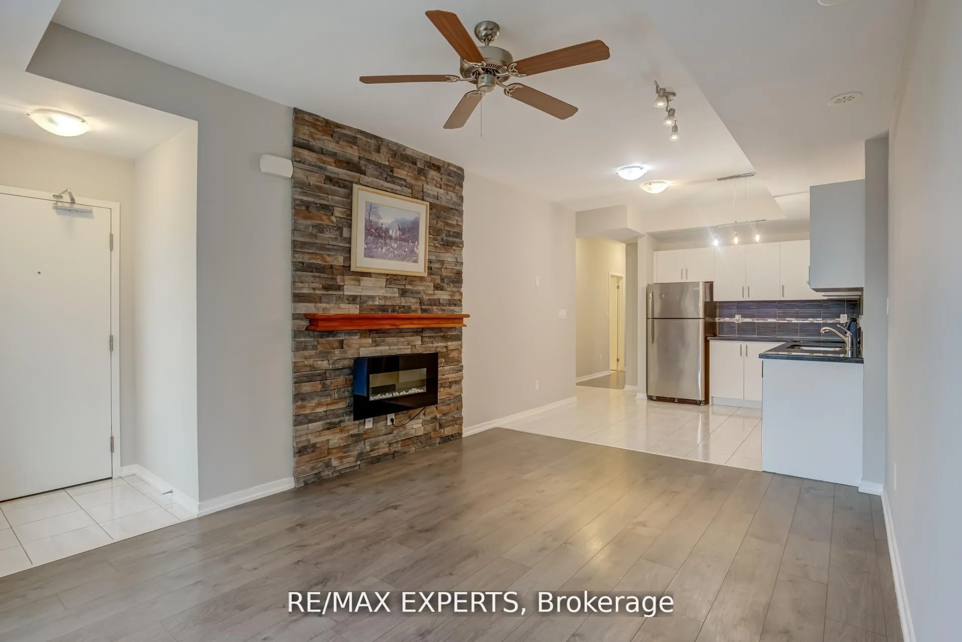 Photo 12 of Unit D07, 26 Bruce Street, Vaughan, East Woodbridge — HOMEH