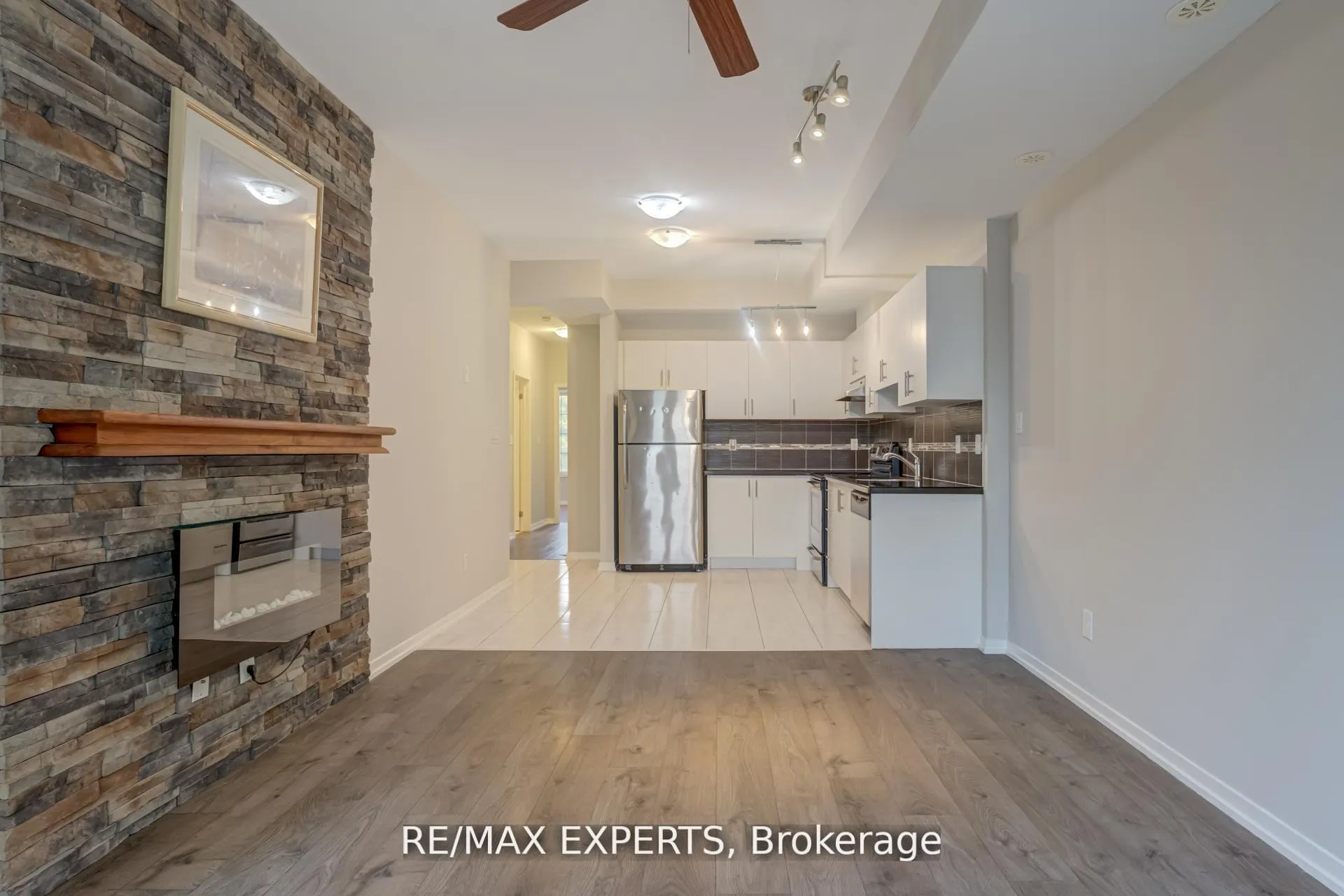 Photo 16 of Unit D07, 26 Bruce Street, Vaughan, East Woodbridge — HOMEH